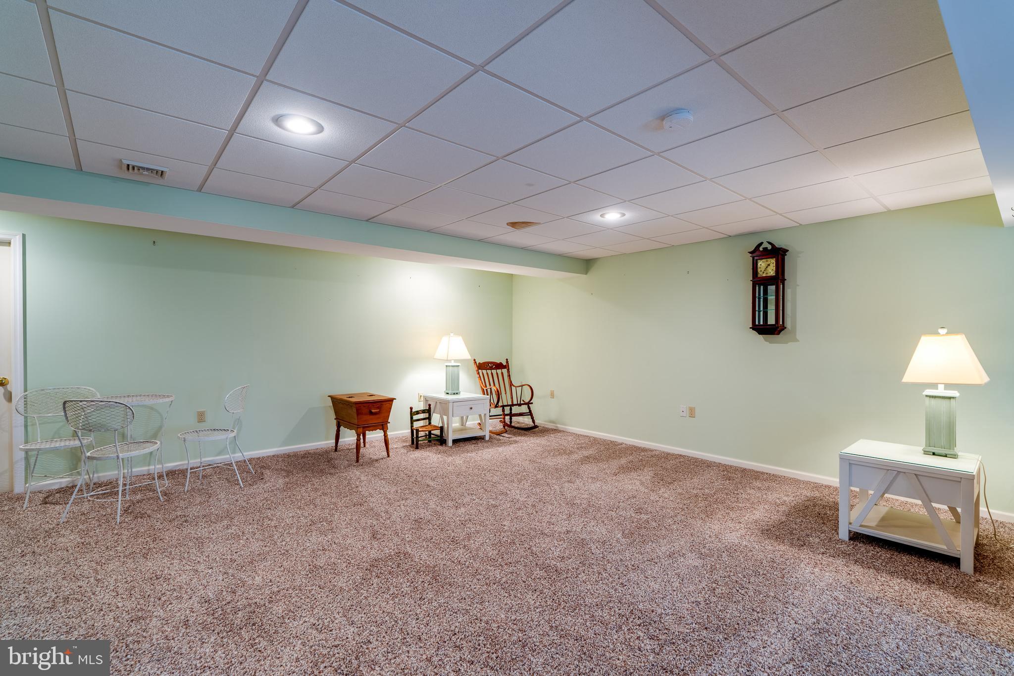 MANOR OAKS - Residential