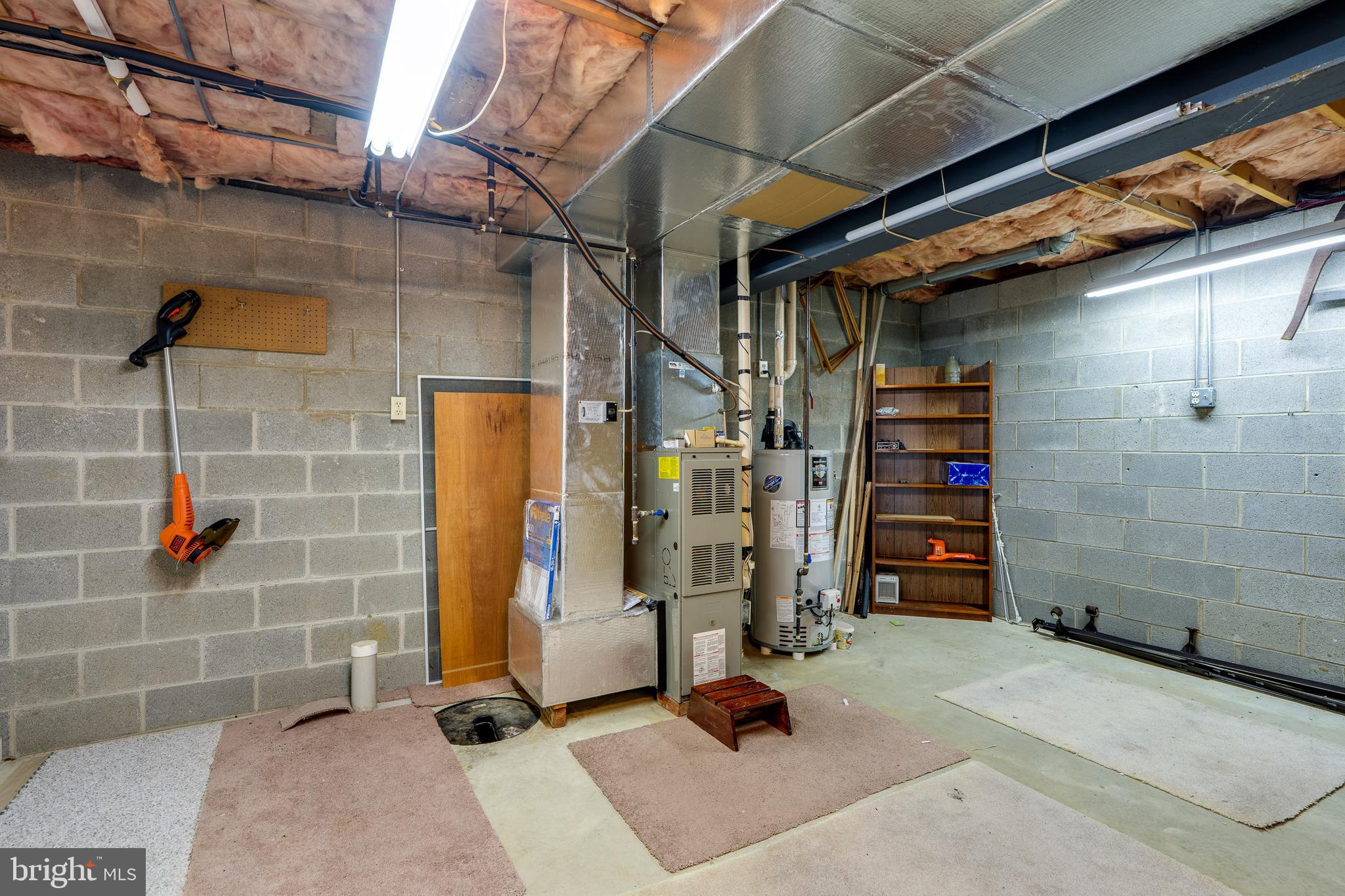 MANOR OAKS - Residential