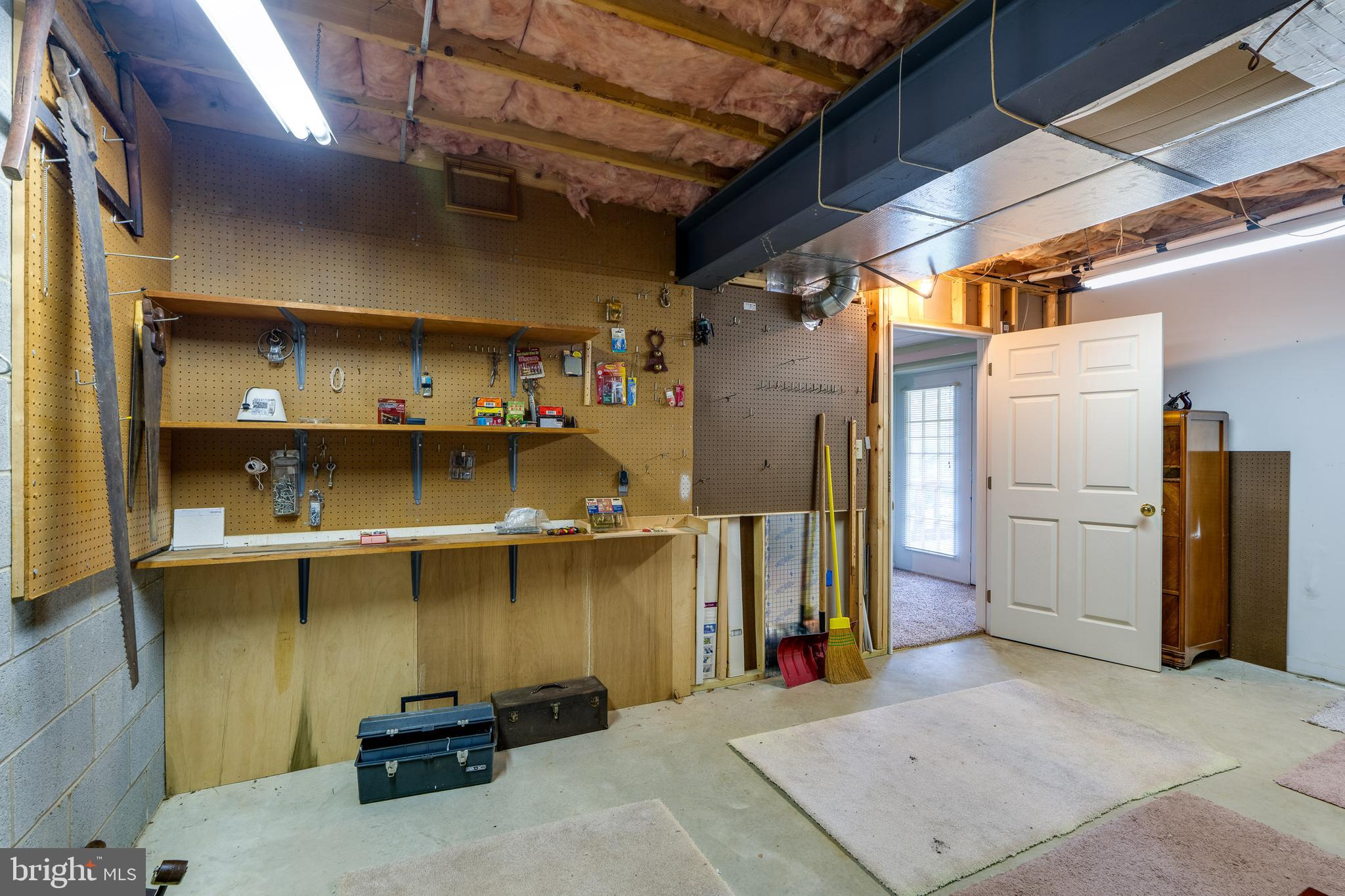 MANOR OAKS - Residential