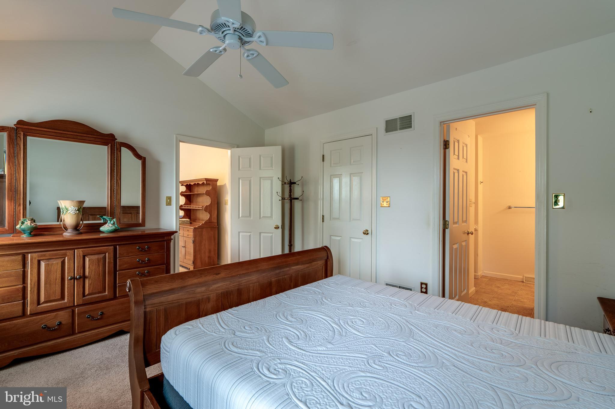 MANOR OAKS - Residential