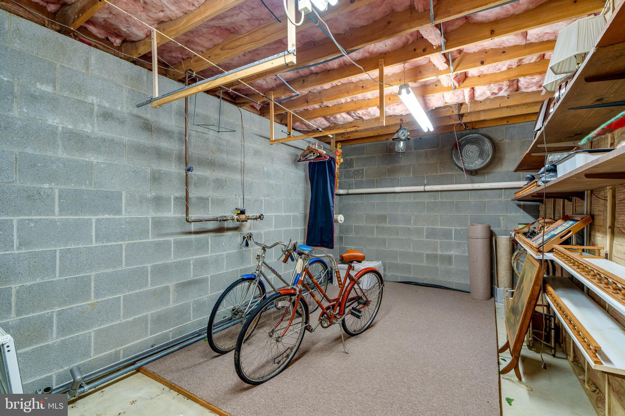 MANOR OAKS - Residential