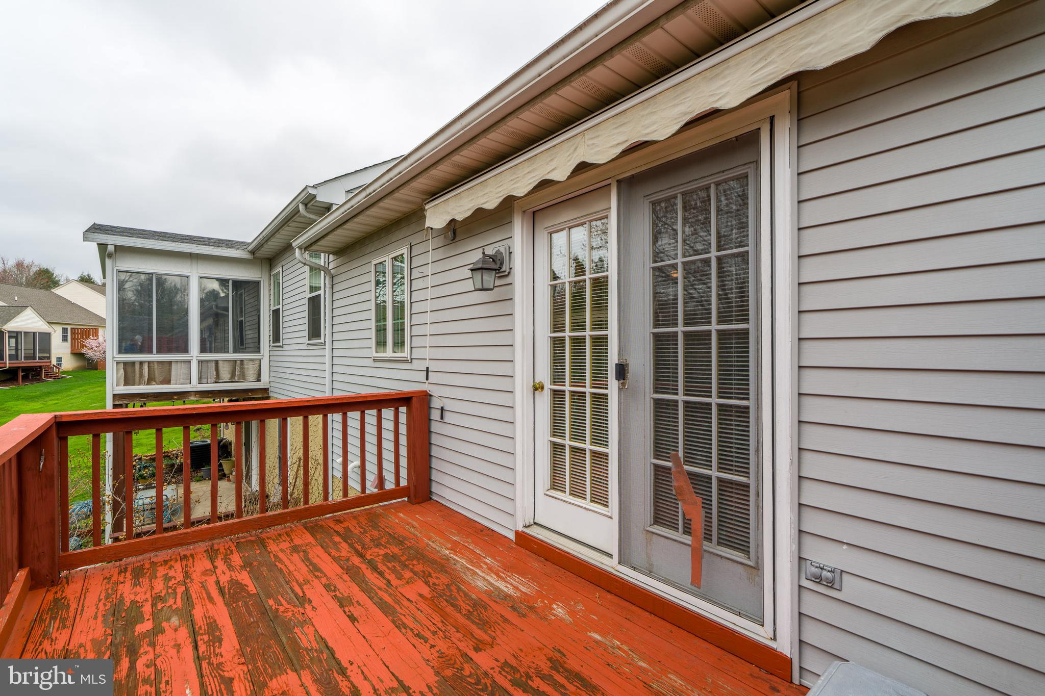 MANOR OAKS - Residential