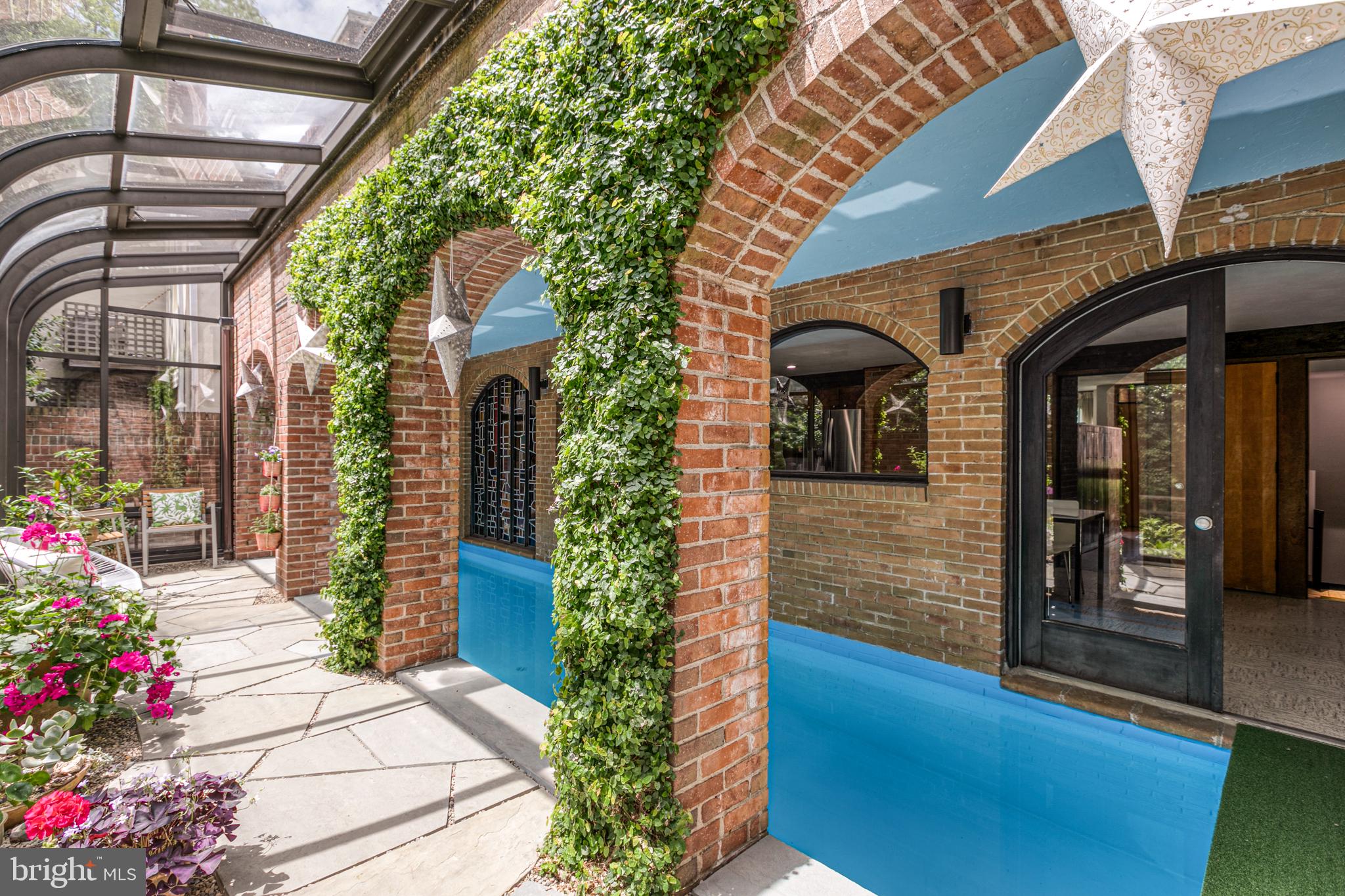 SOCIETY HILL - Residential