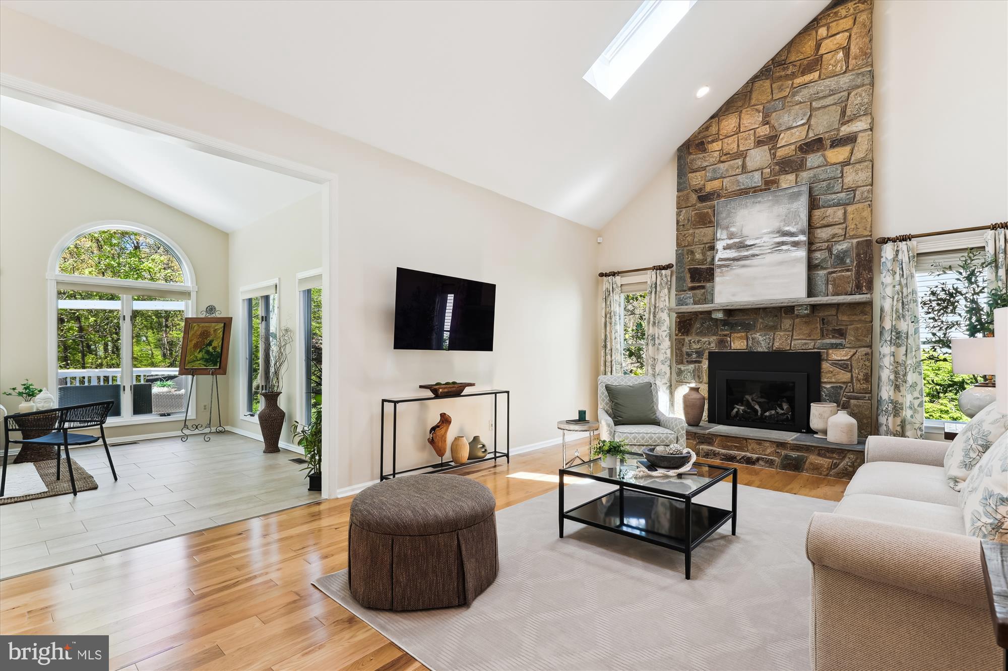 MONROE MANOR - Residential