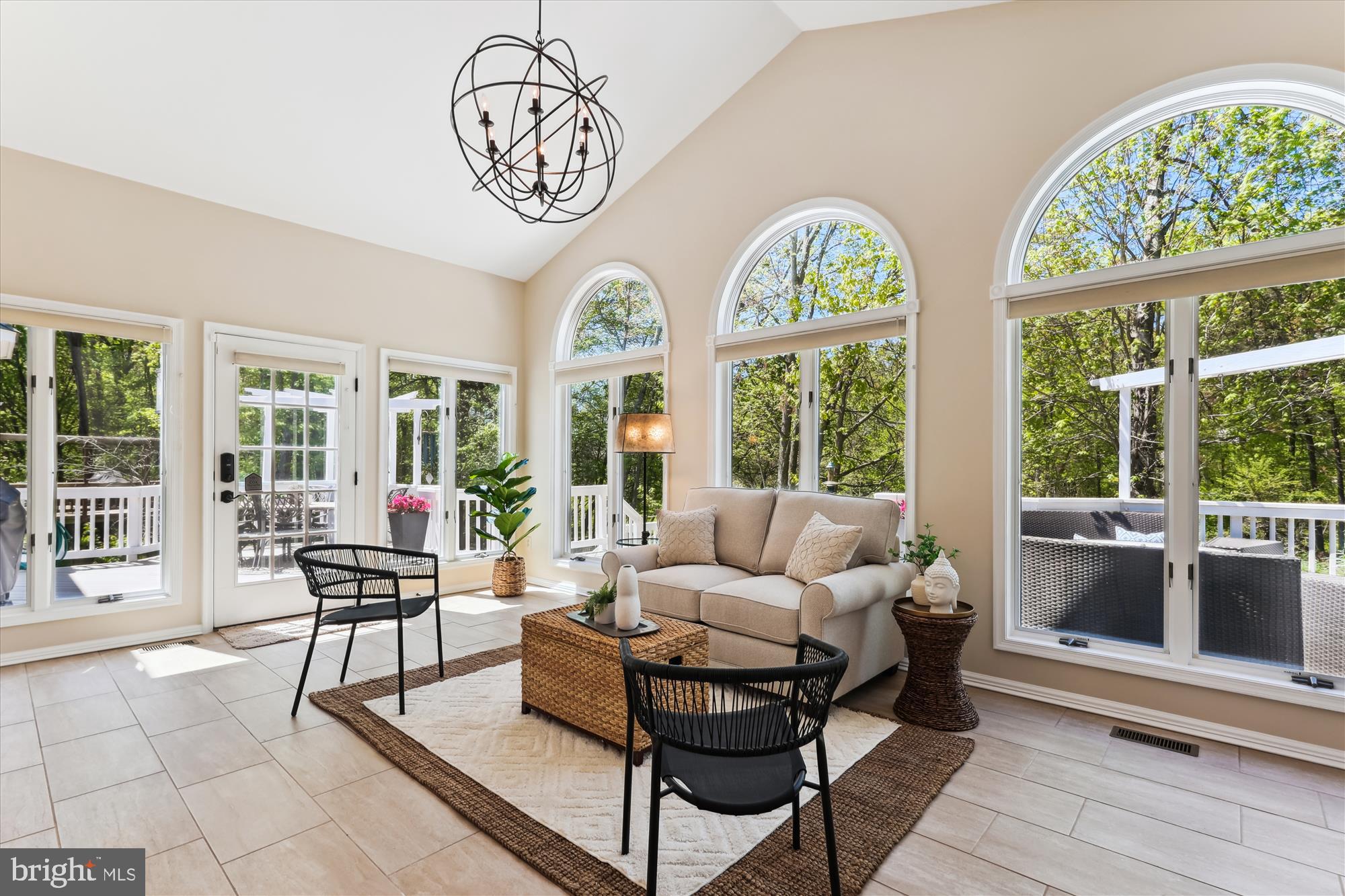 MONROE MANOR - Residential