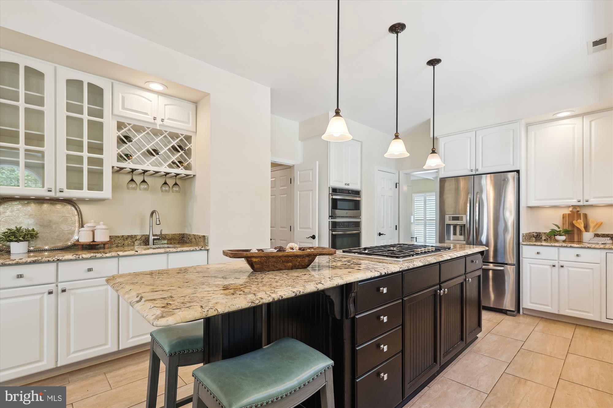 MONROE MANOR - Residential