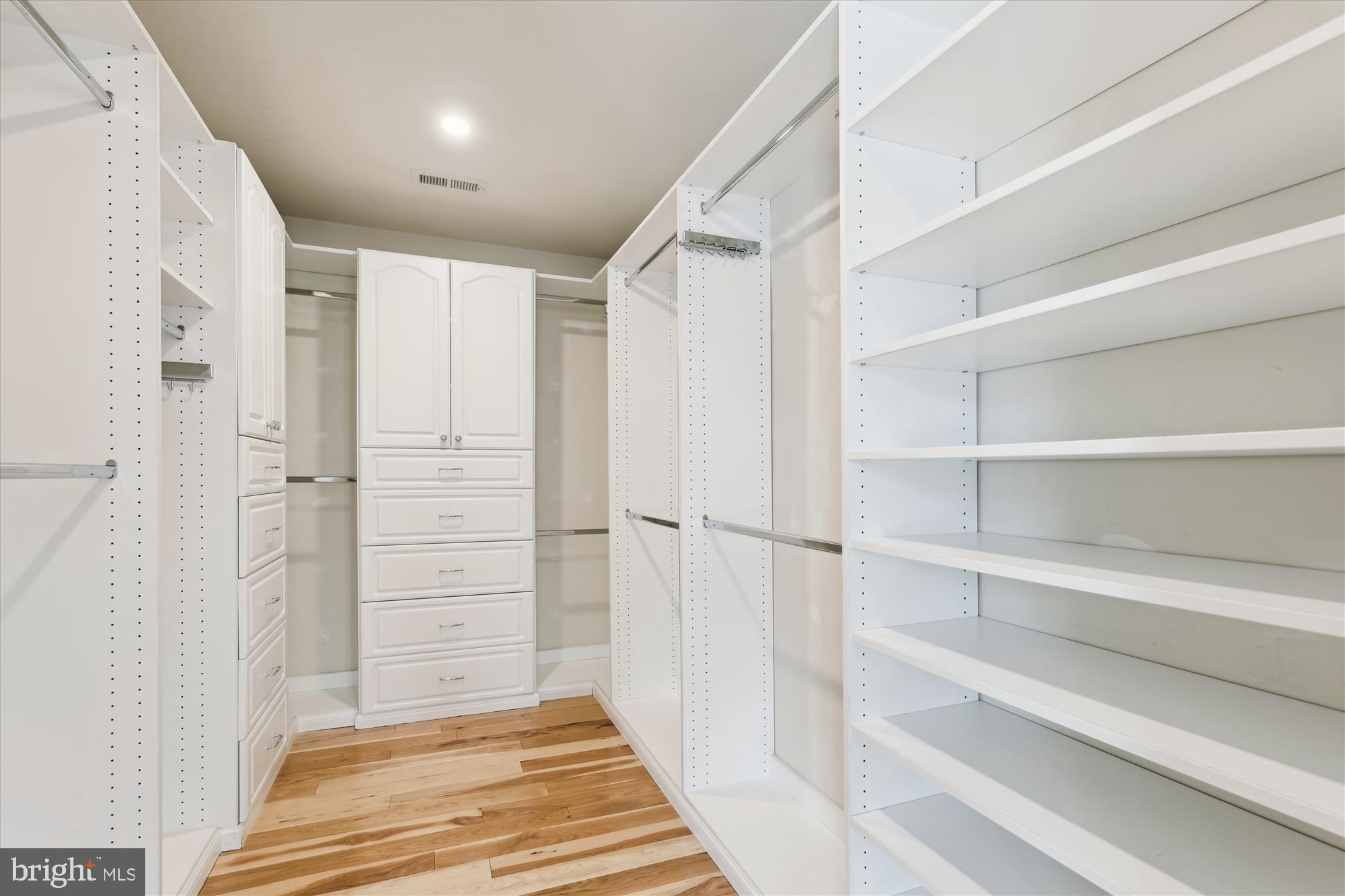 MONROE MANOR - Residential