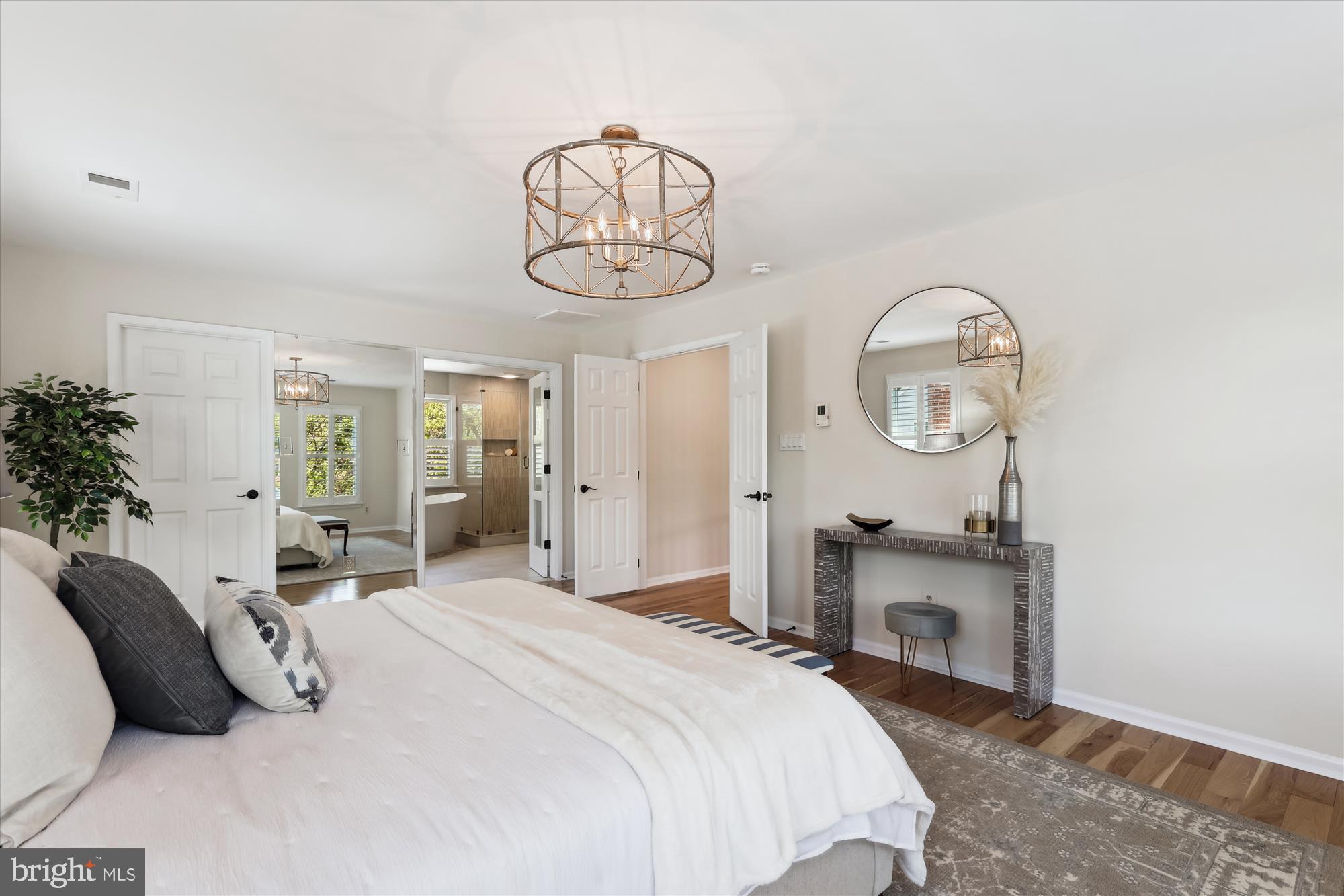 MONROE MANOR - Residential