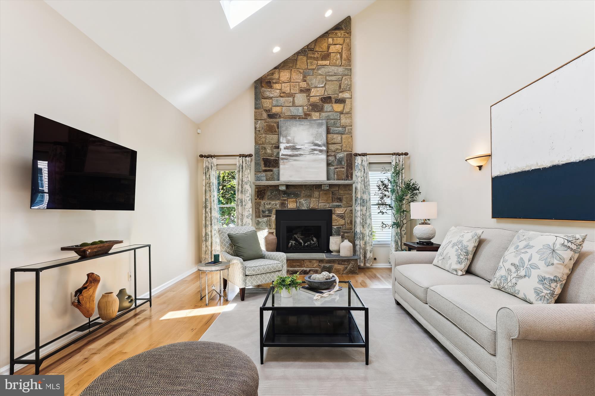 MONROE MANOR - Residential