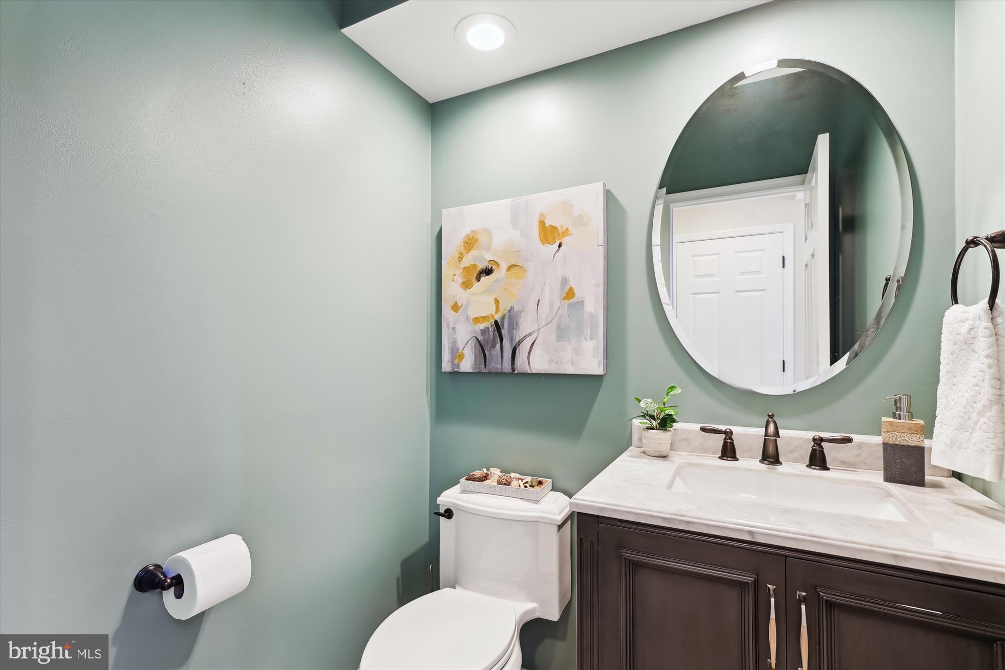 MONROE MANOR - Residential