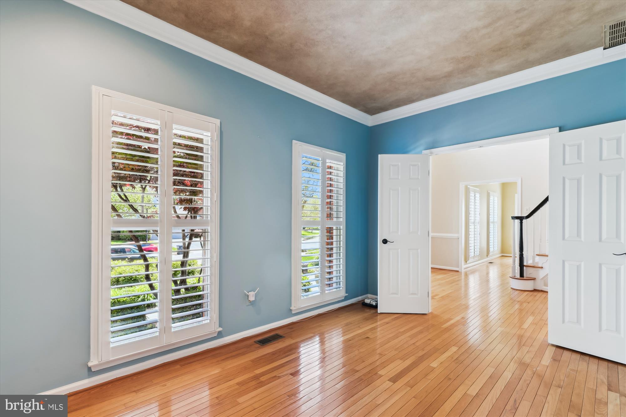 MONROE MANOR - Residential