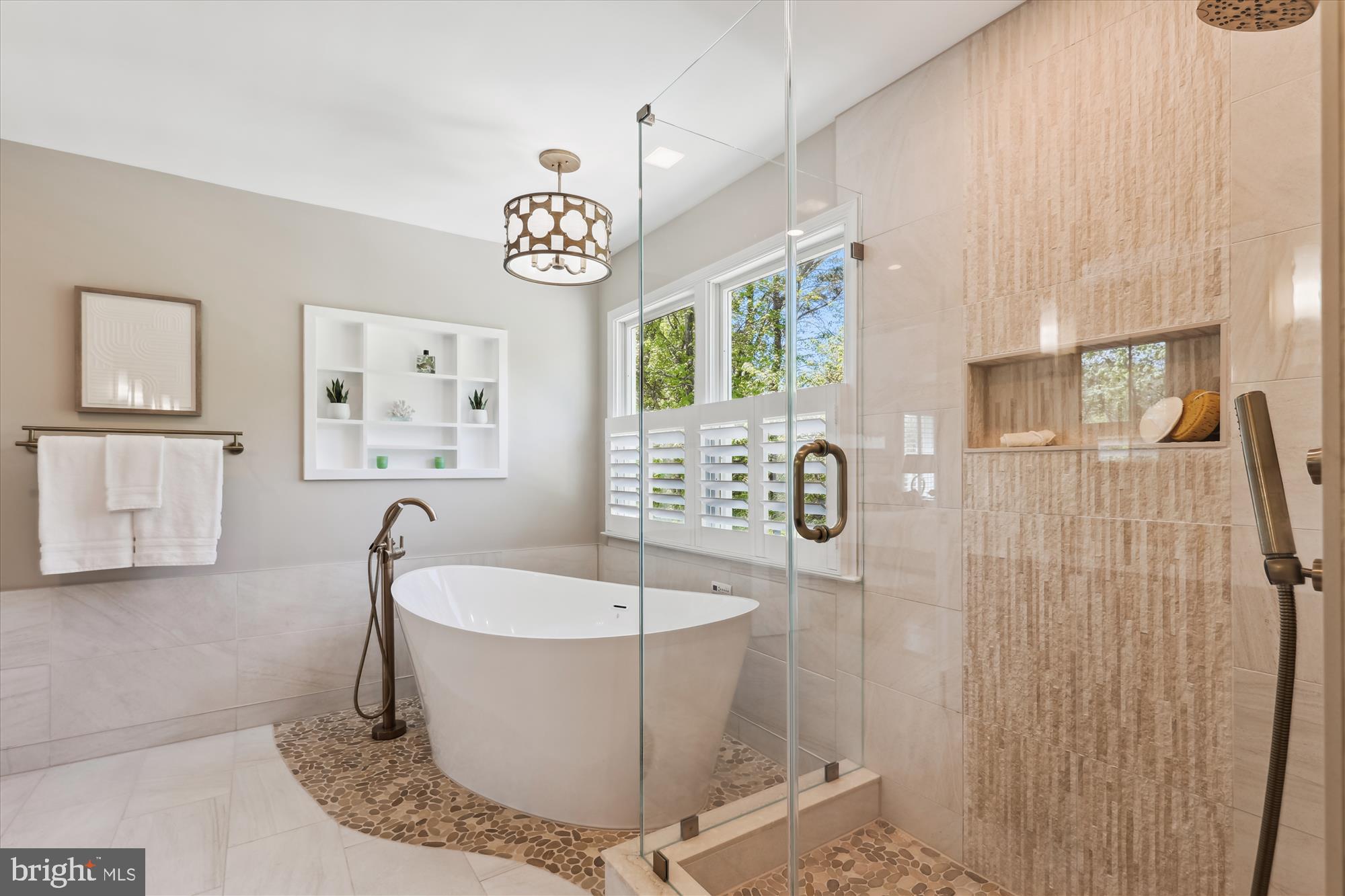 MONROE MANOR - Residential