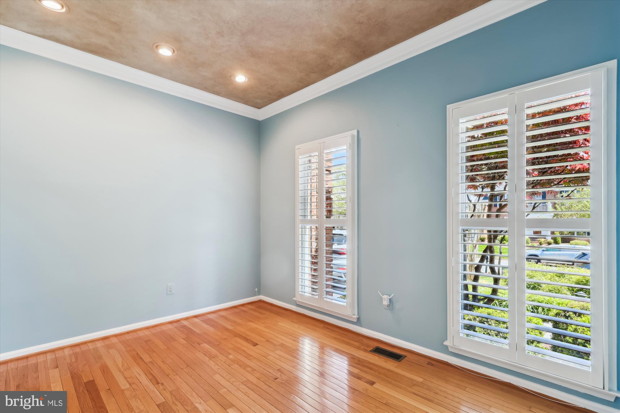 MONROE MANOR - Residential