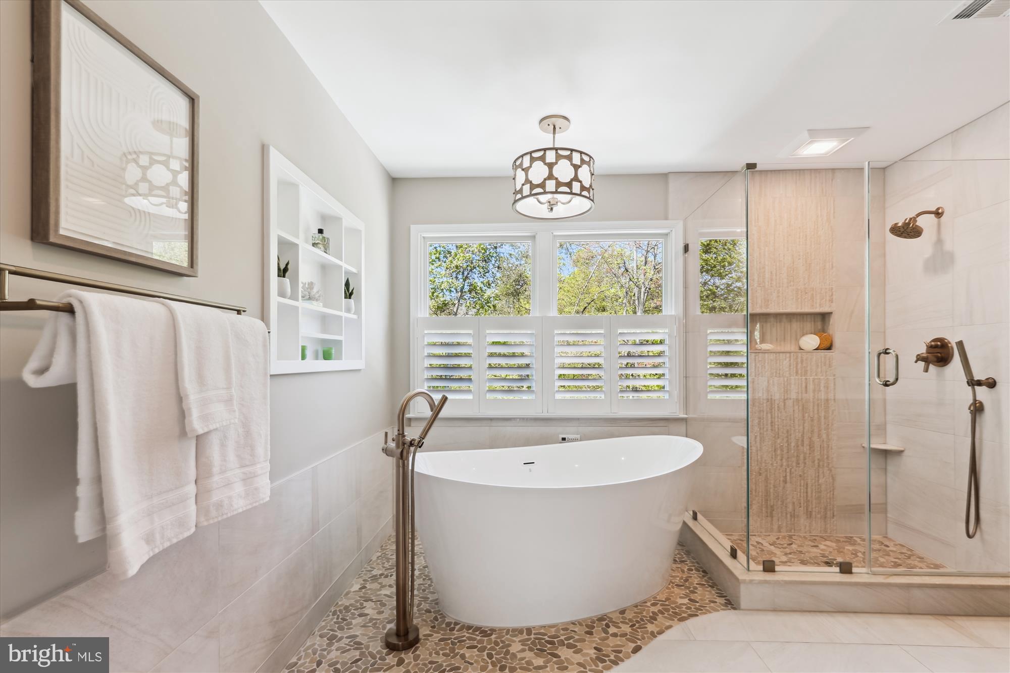 MONROE MANOR - Residential