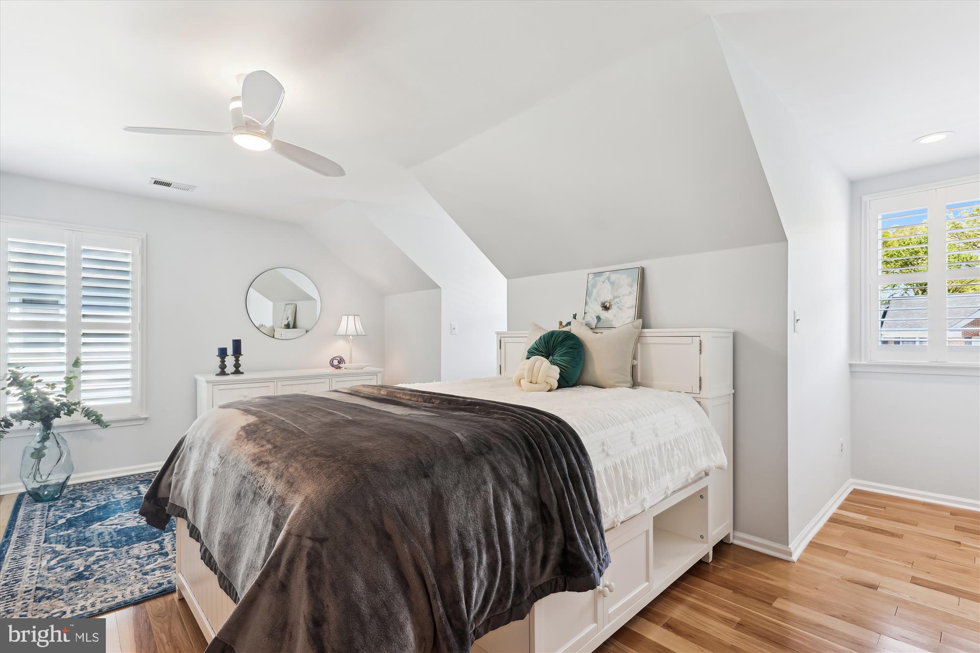 MONROE MANOR - Residential