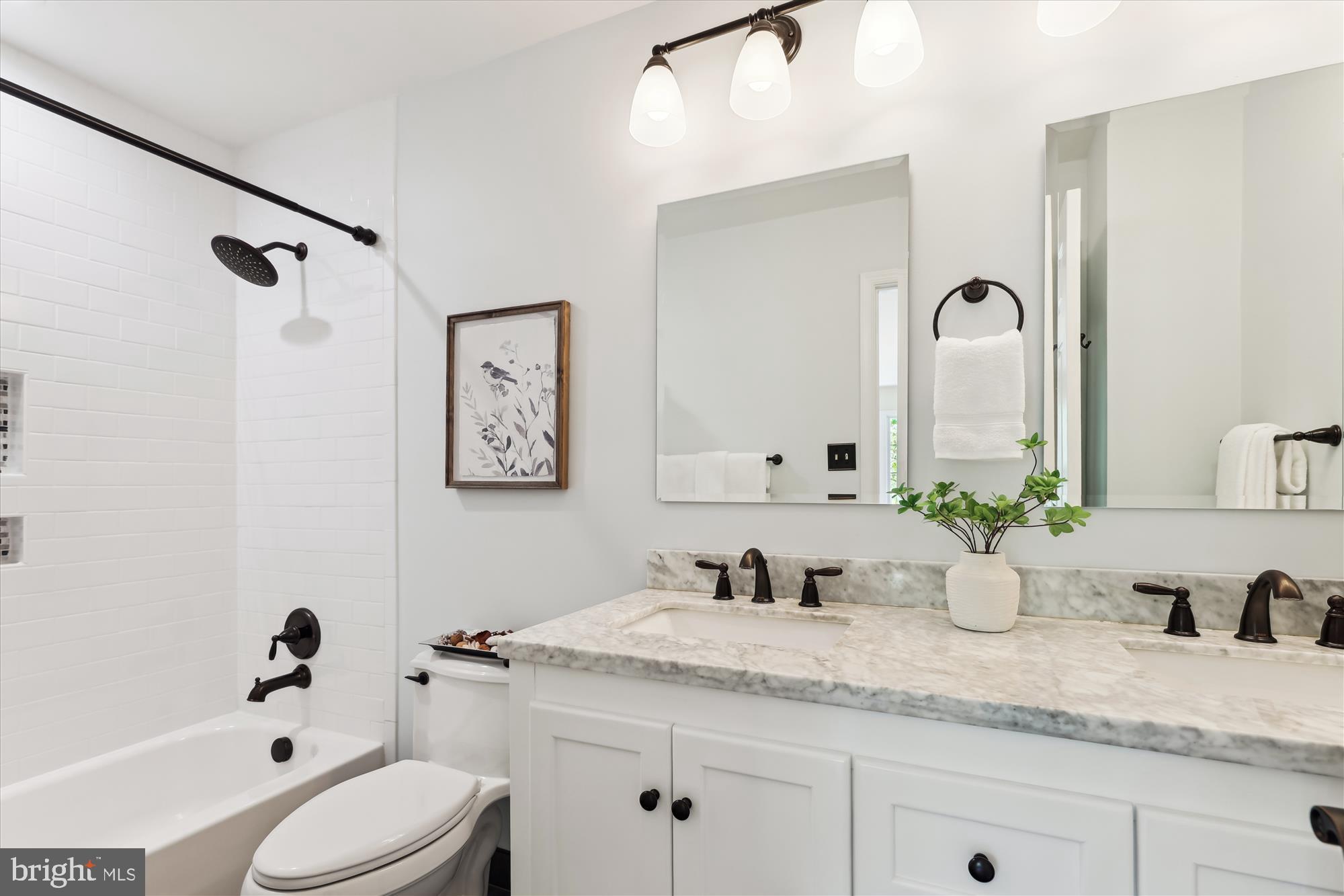 MONROE MANOR - Residential