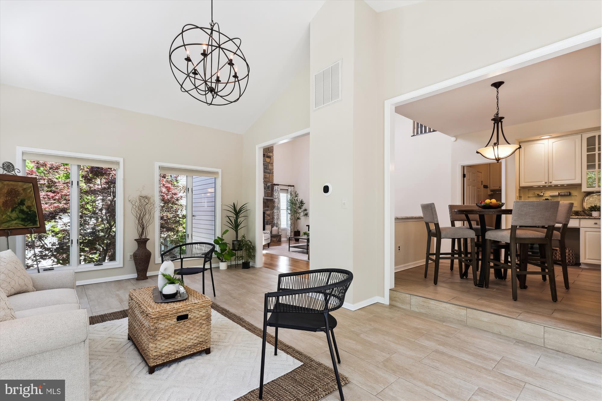 MONROE MANOR - Residential