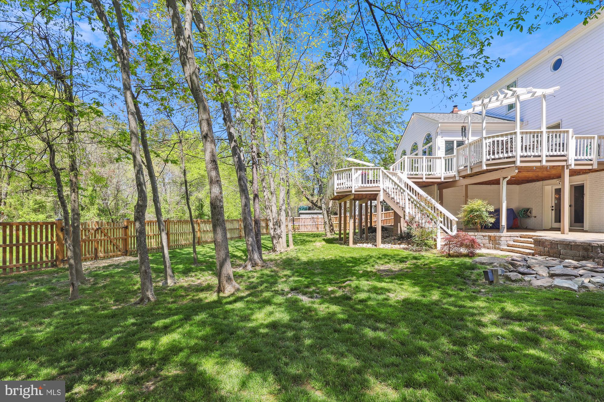 MONROE MANOR - Residential