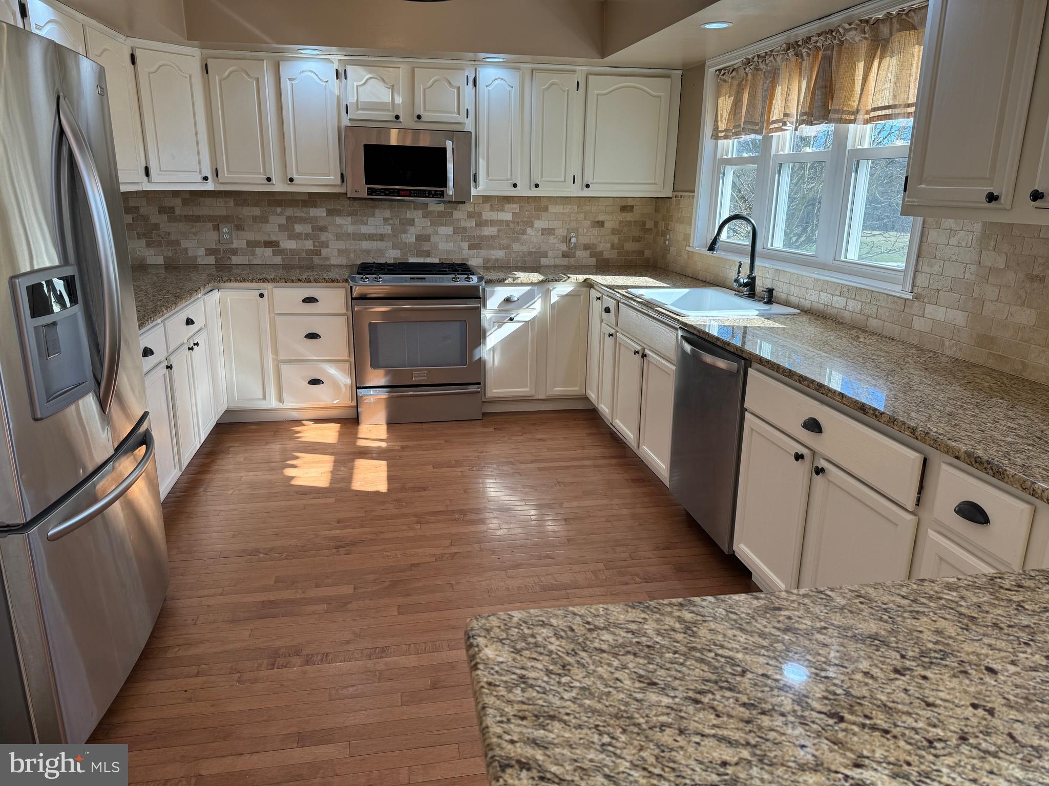 BROWNSTONE ACRES - Residential