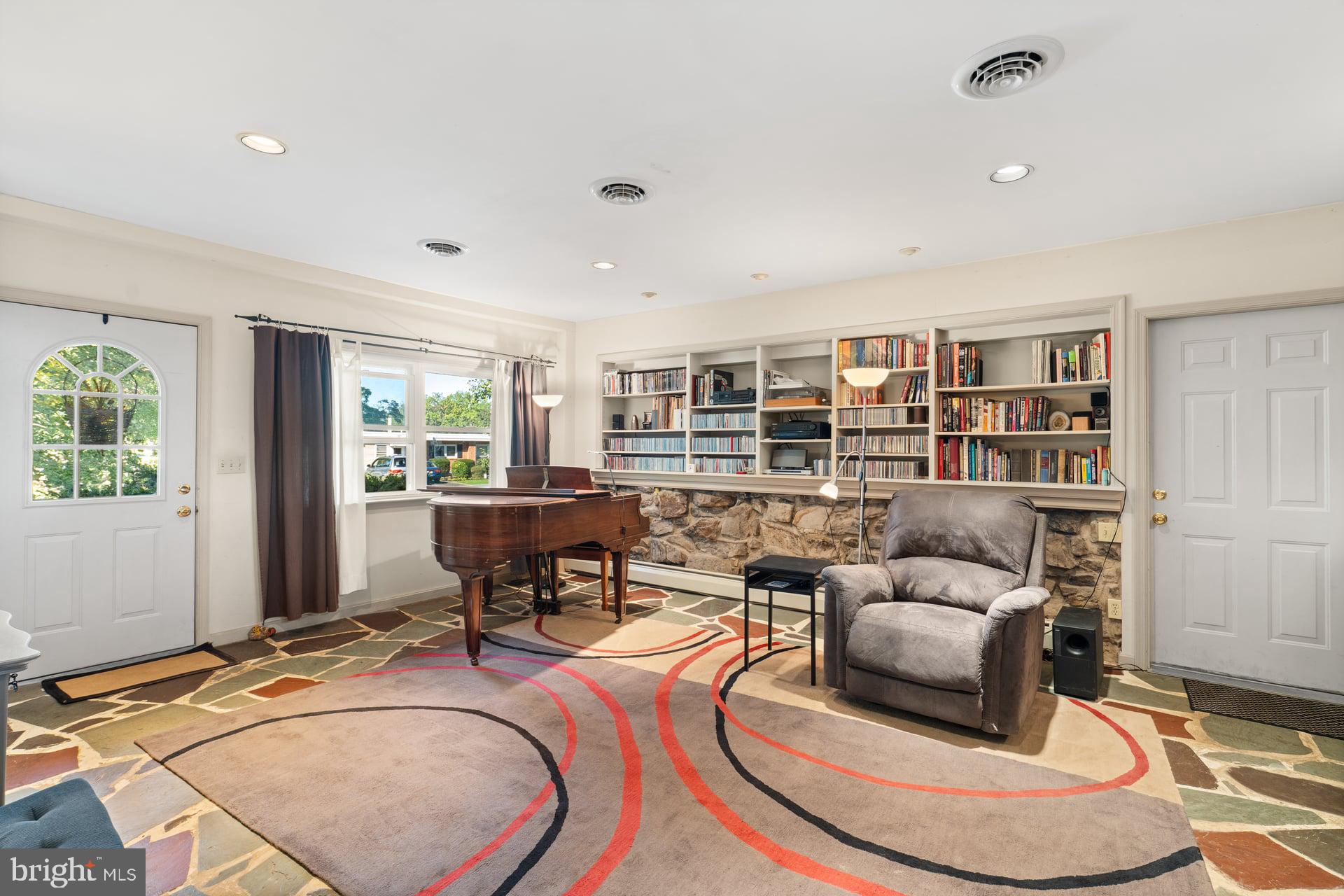 135 FLORENCE DRIVE