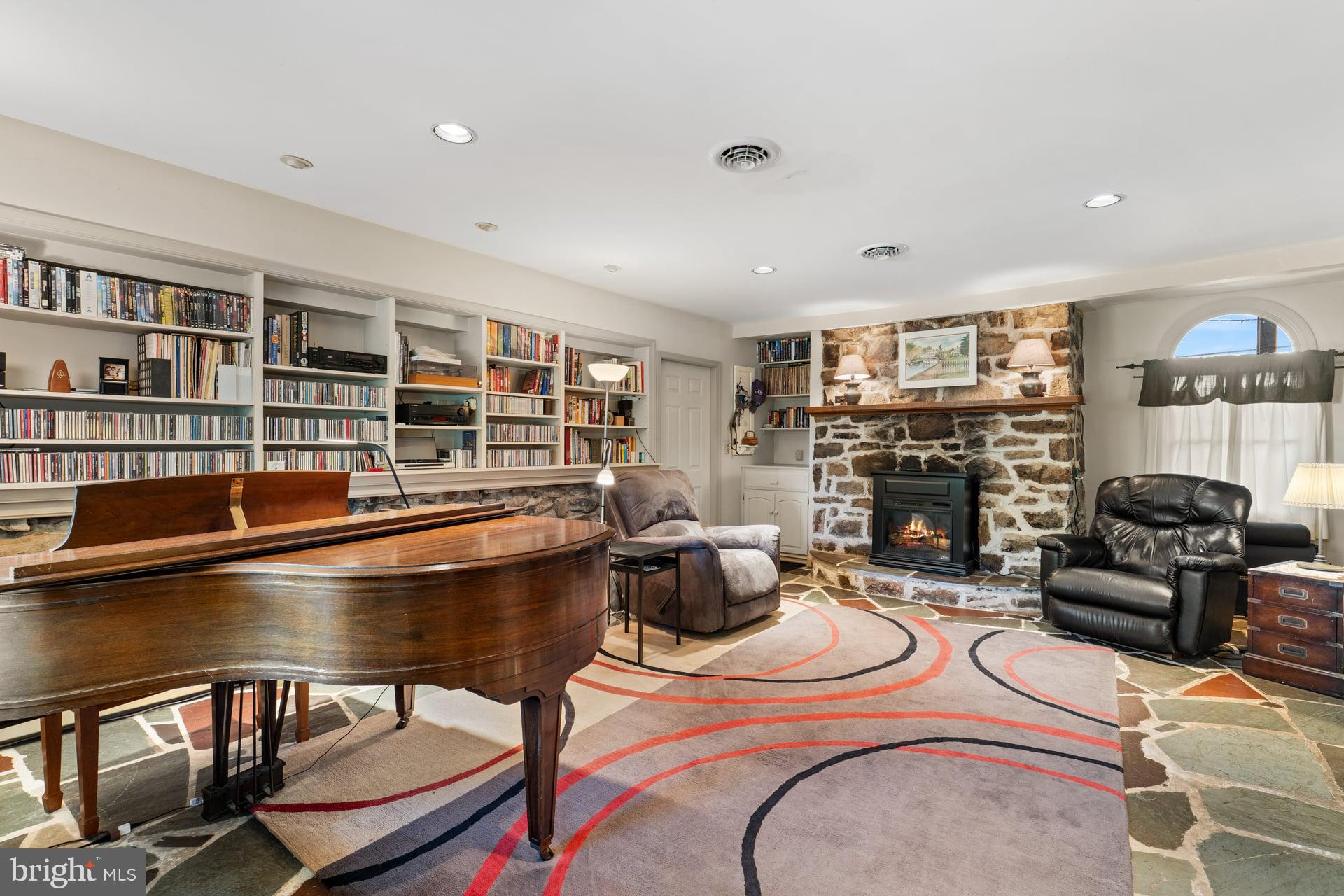 135 FLORENCE DRIVE