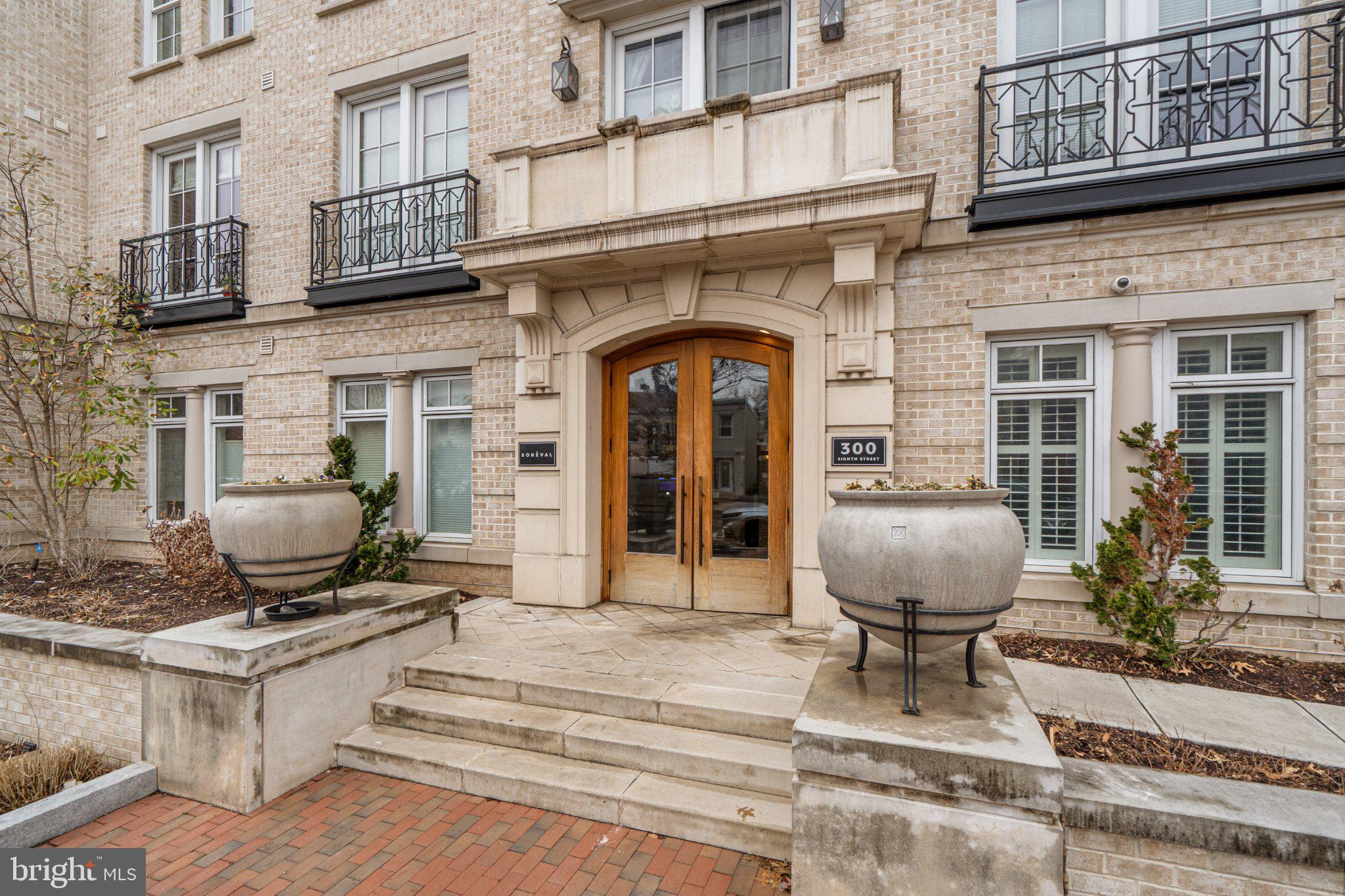 300 8TH STREET NE 102