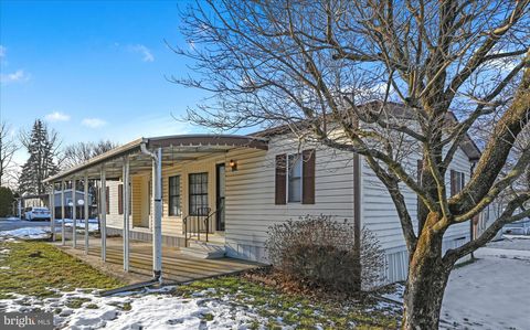 Mobile Home For Sale - 158 Northcrest Acres Park<br/> LEBANON, PA 17046