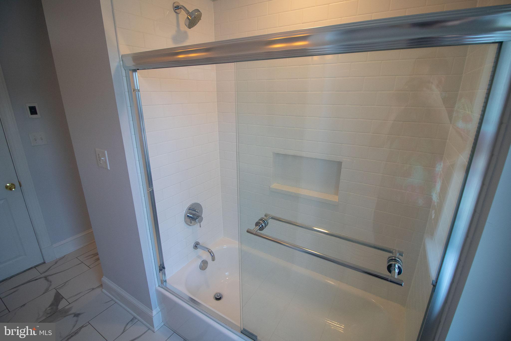 UNION SQUARE - Residential Lease