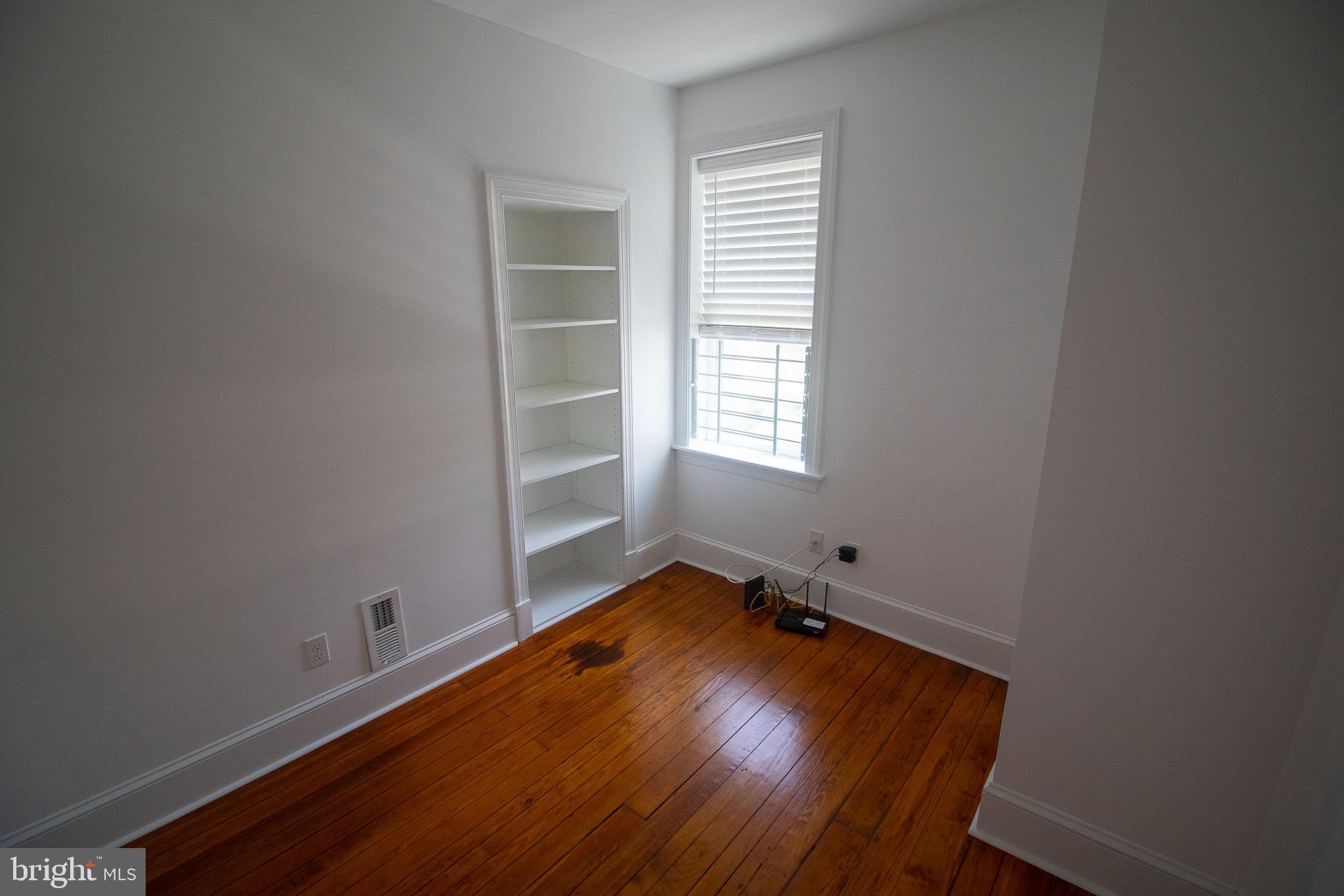 UNION SQUARE - Residential Lease