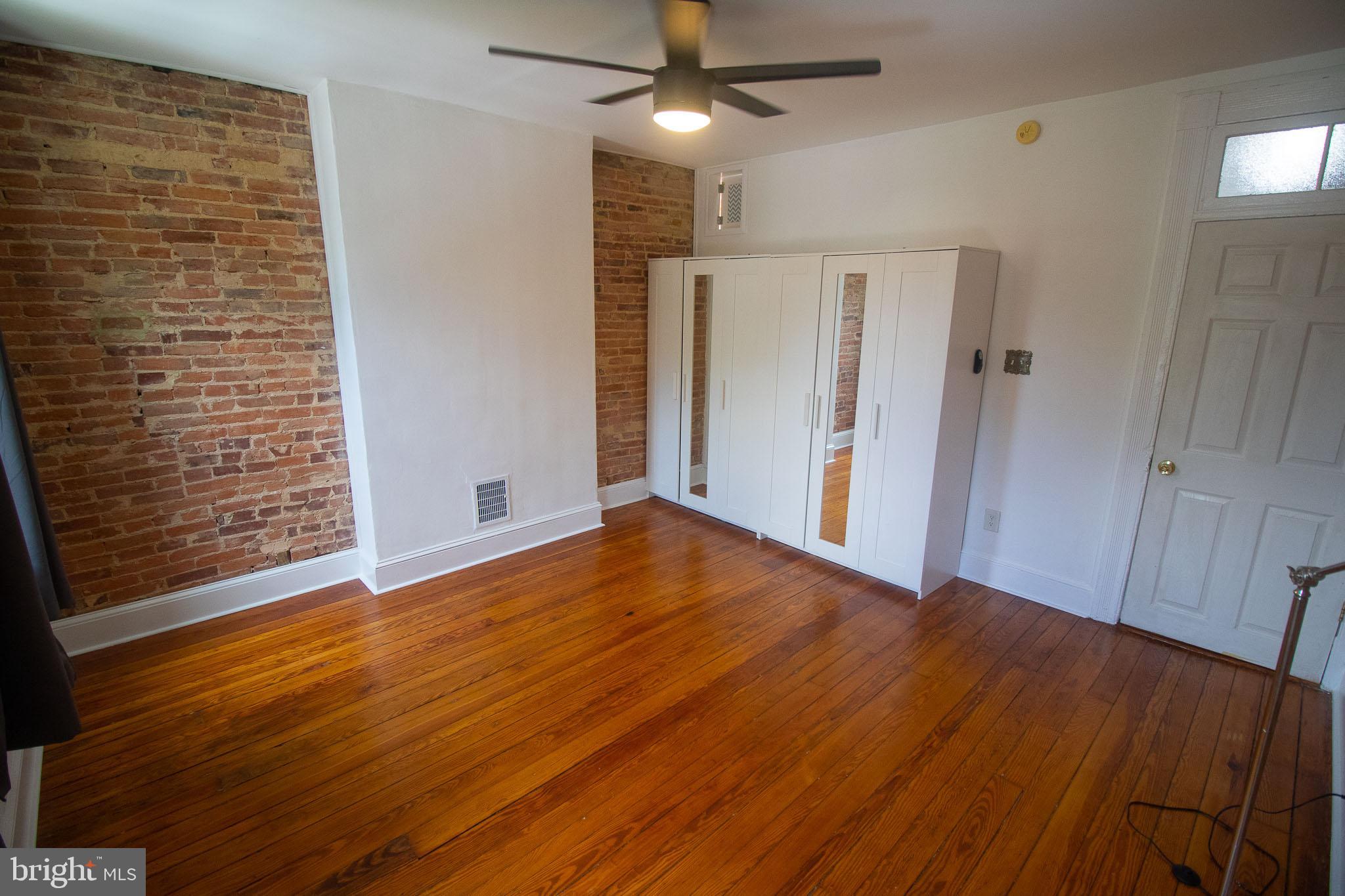 UNION SQUARE - Residential Lease