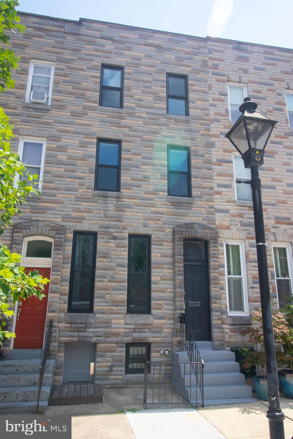 UNION SQUARE - Residential Lease