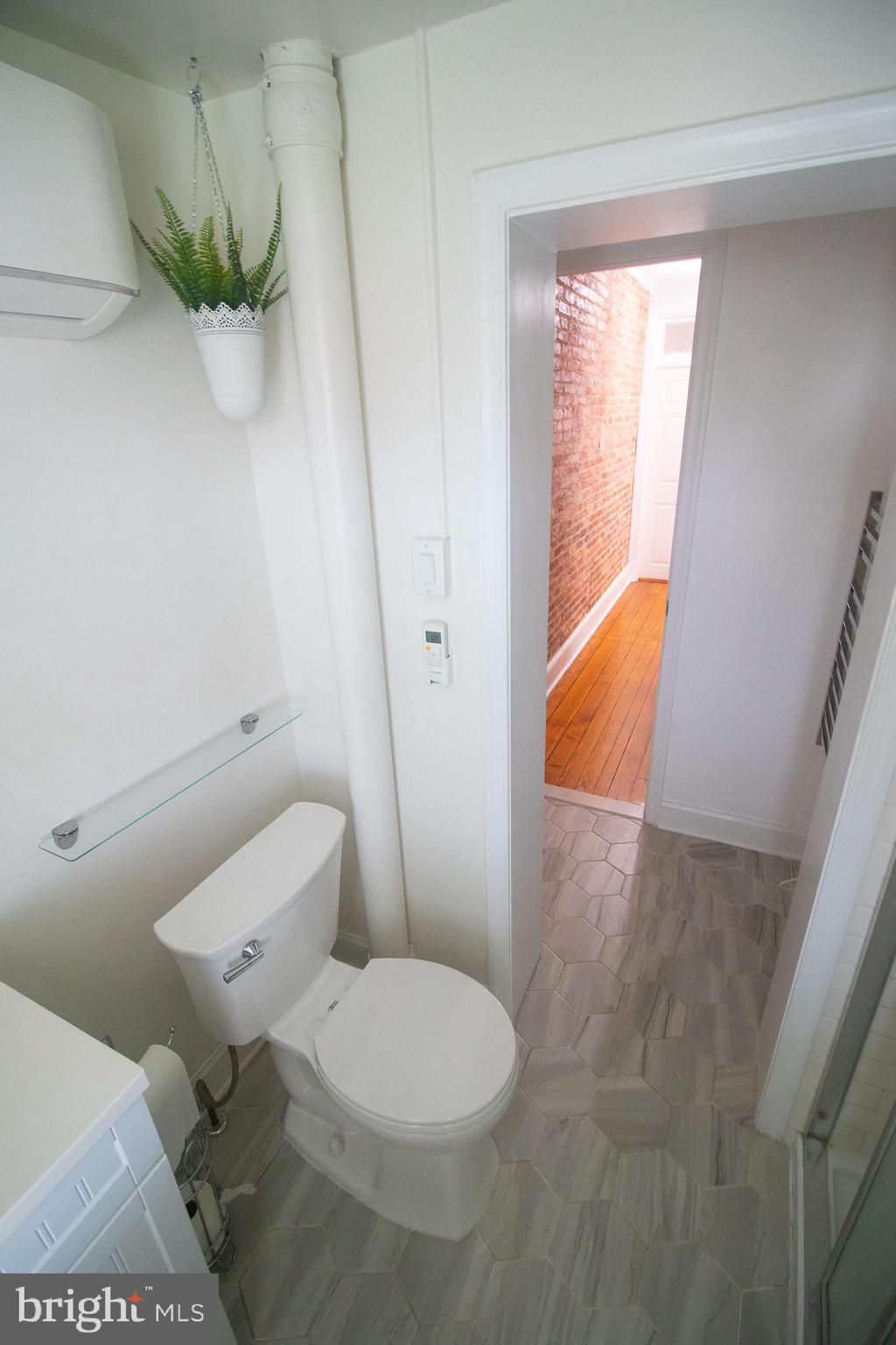 UNION SQUARE - Residential Lease