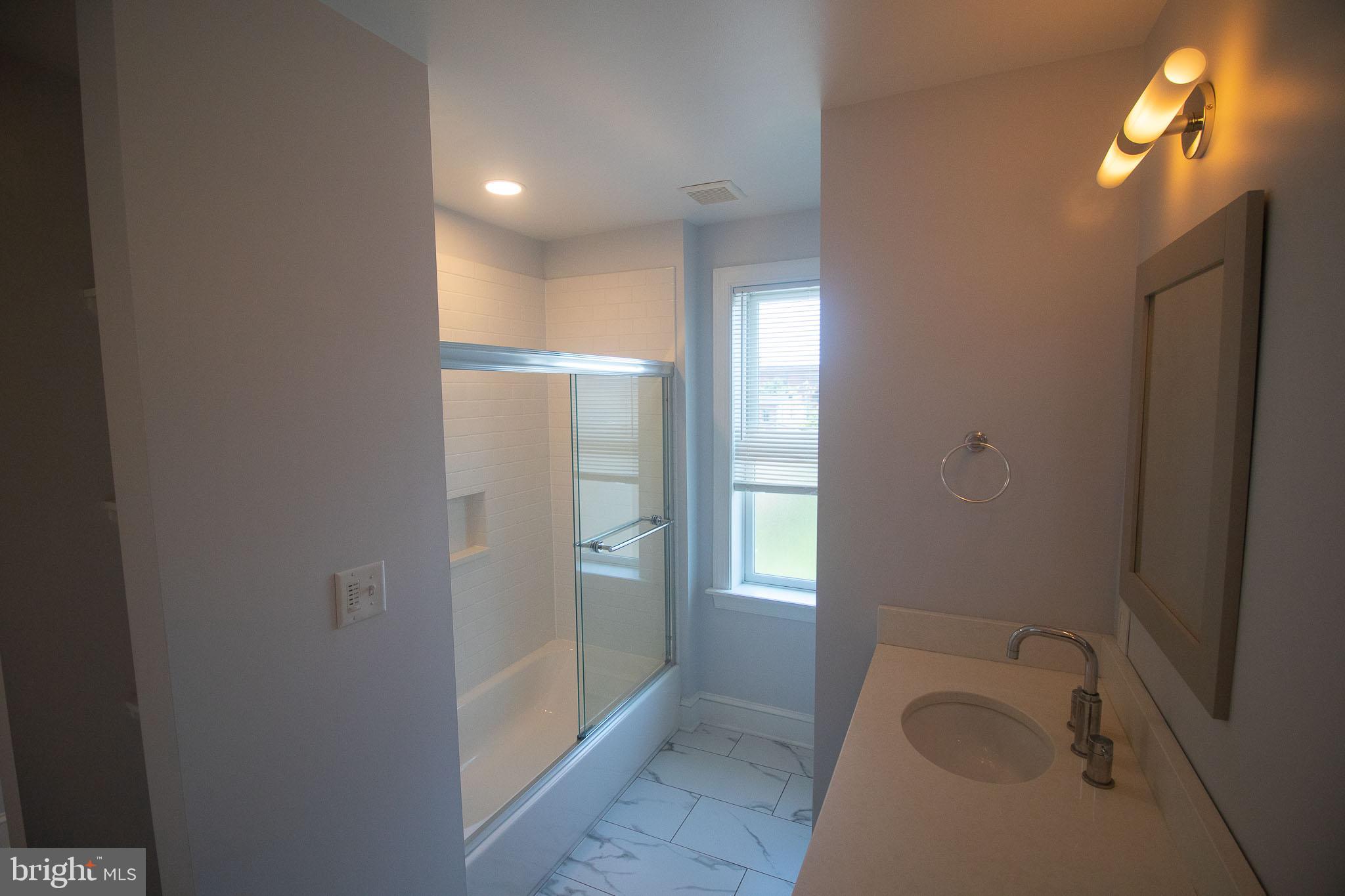 UNION SQUARE - Residential Lease