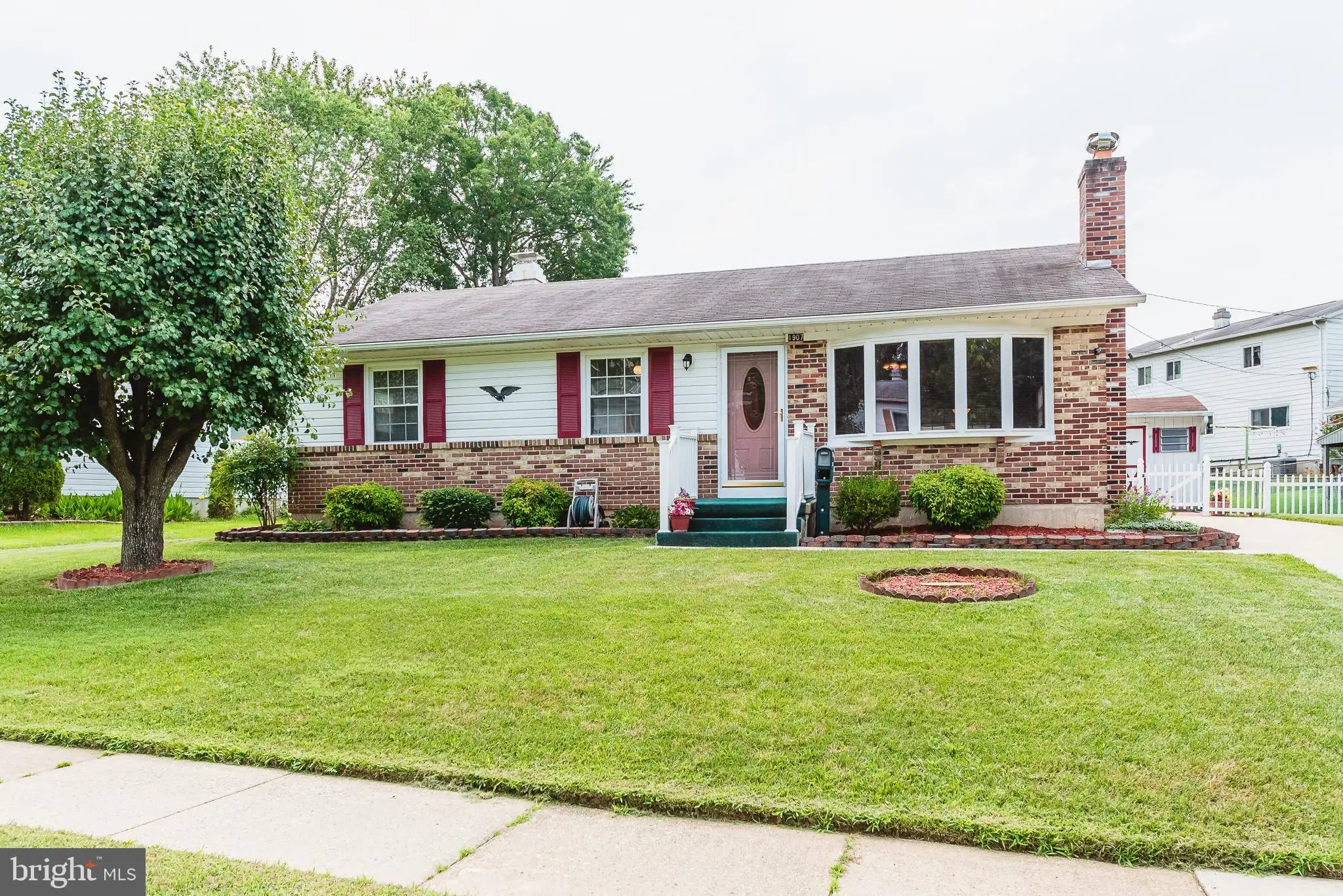 1907 Harewood Rd  