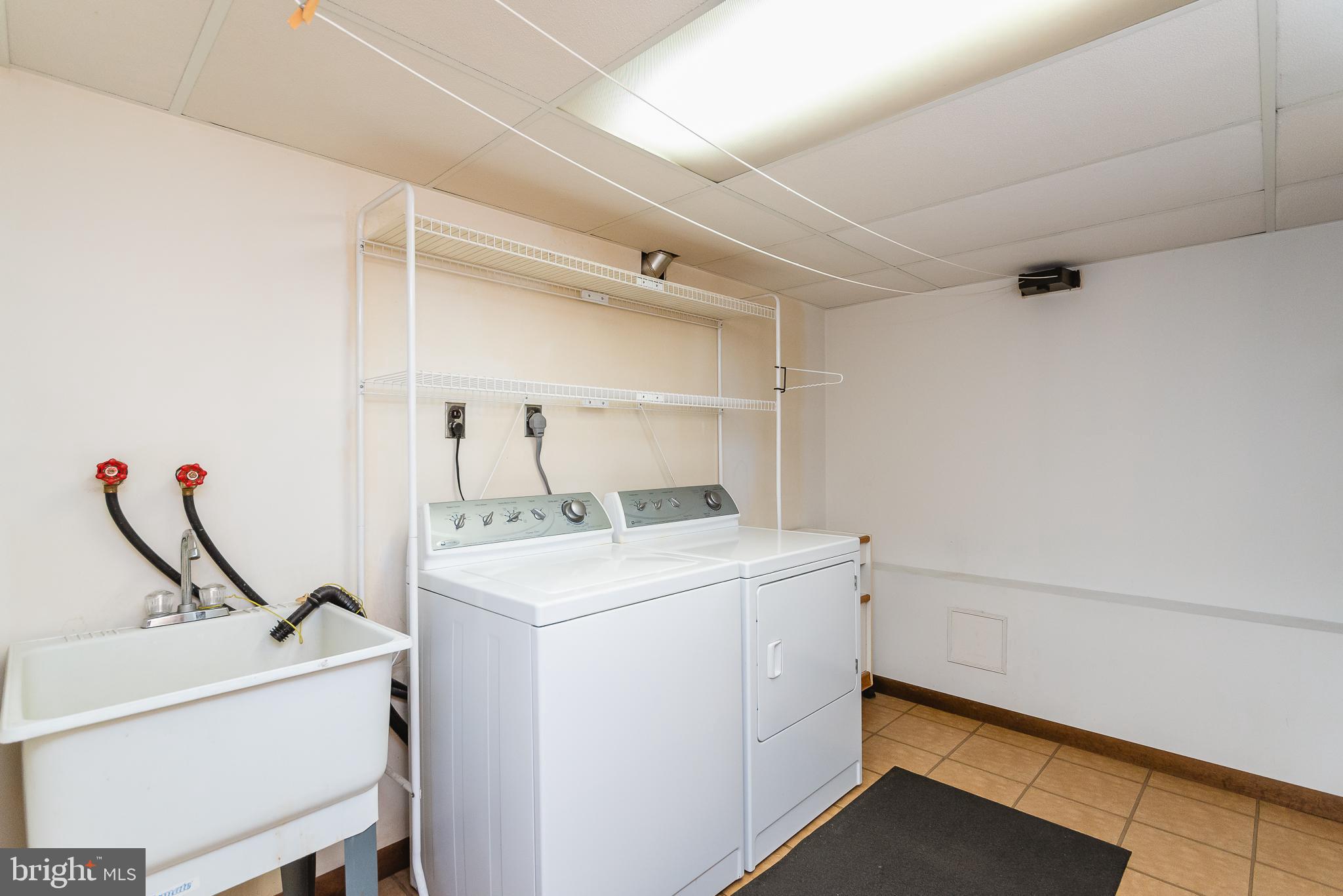 EDGE MEAD - Residential