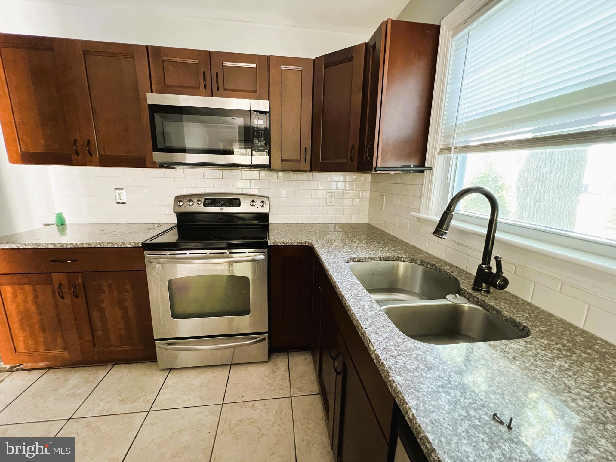 MILLINGTON - Residential