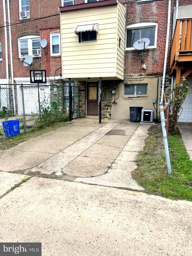 LAWNCREST - Residential