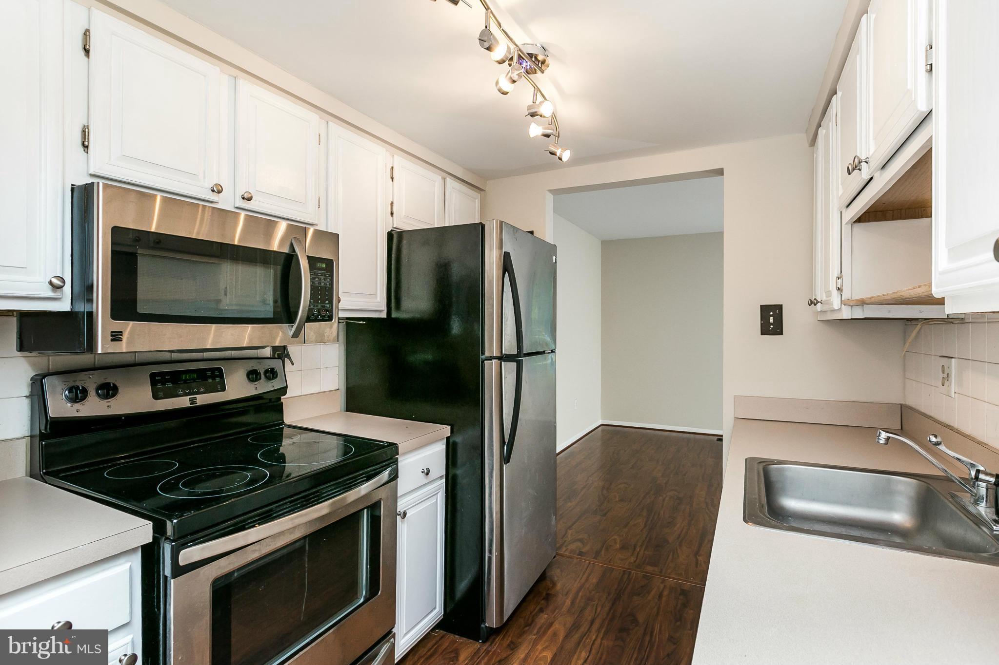 CROFTON SQUARE - Residential Lease