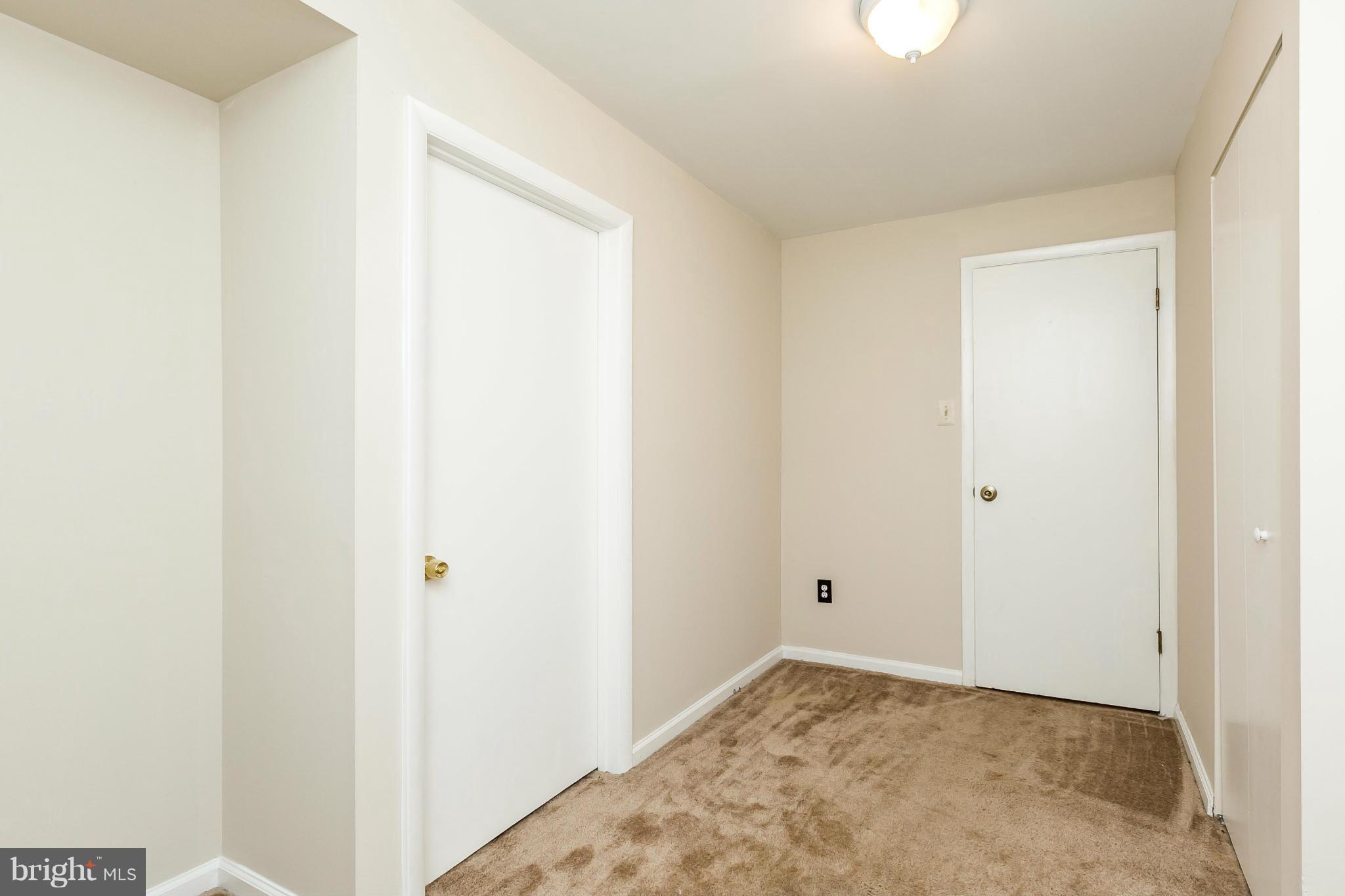 CROFTON SQUARE - Residential Lease