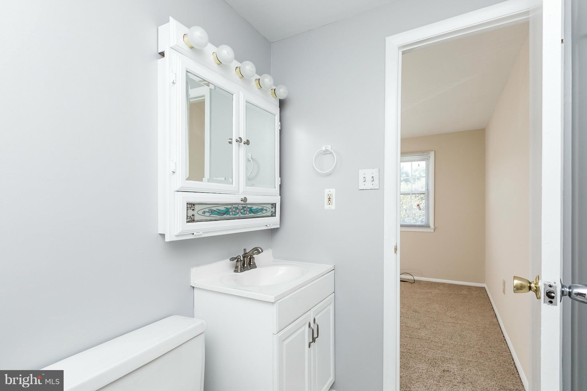 CROFTON SQUARE - Residential Lease