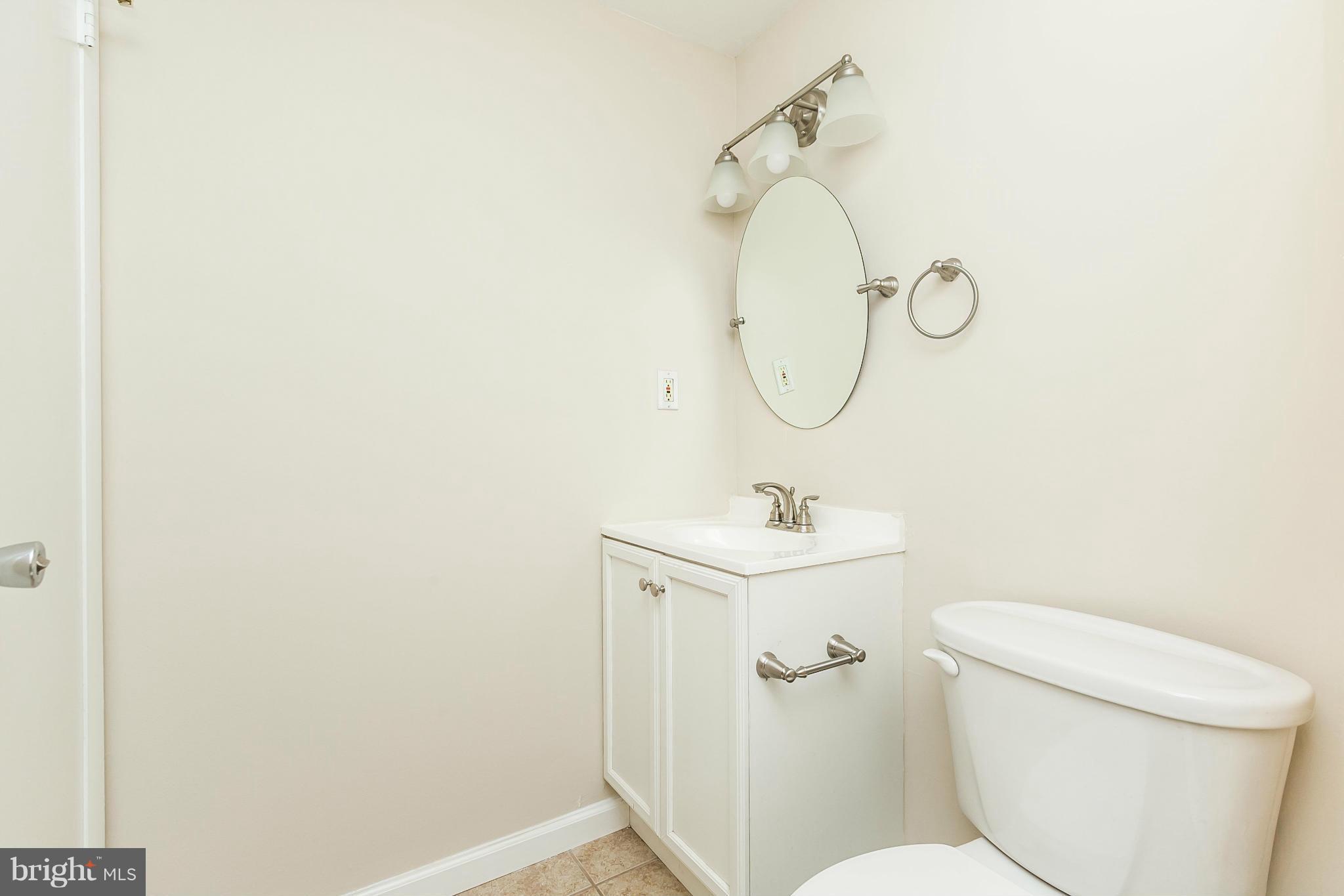 CROFTON SQUARE - Residential Lease