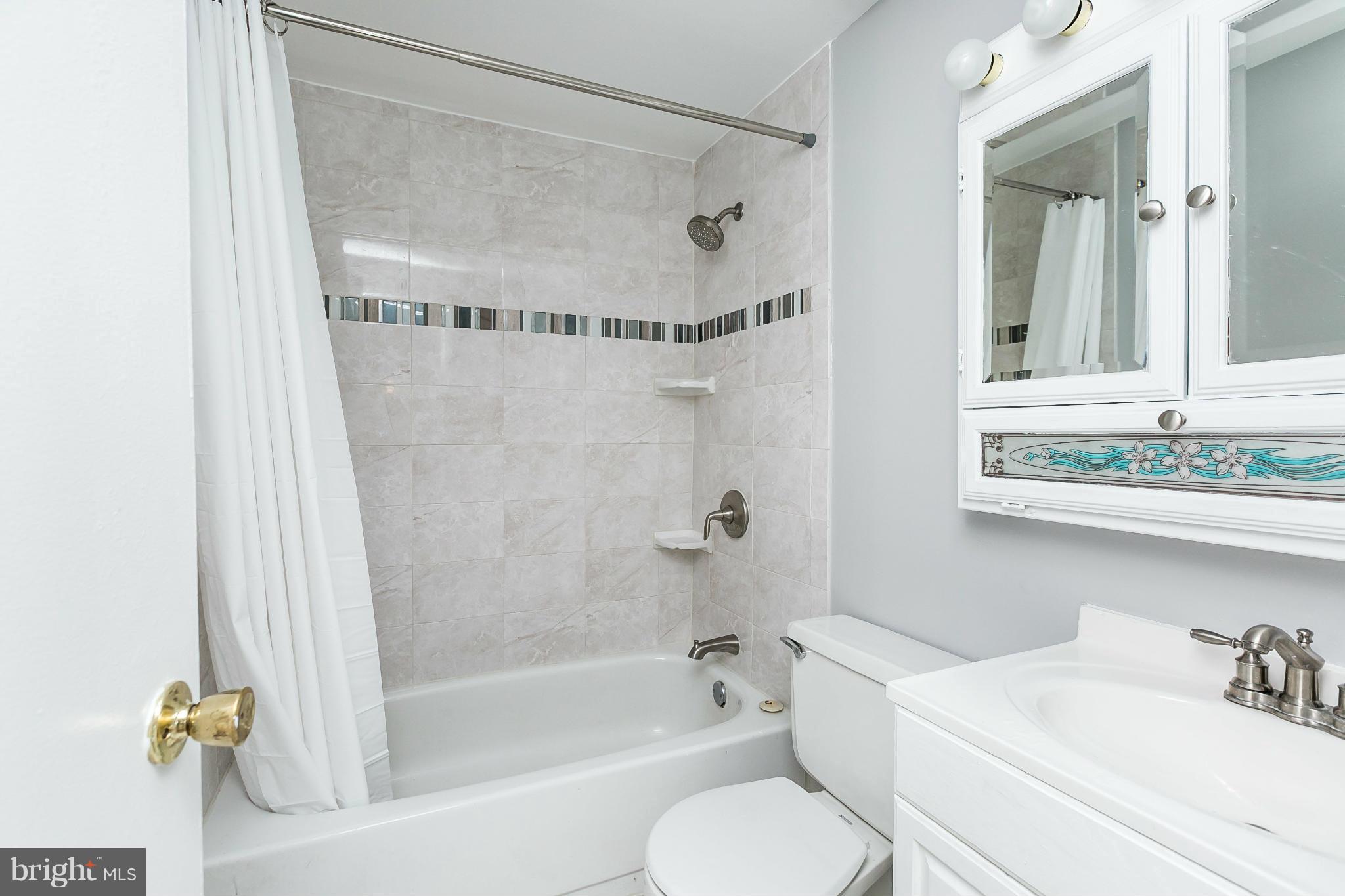 CROFTON SQUARE - Residential Lease