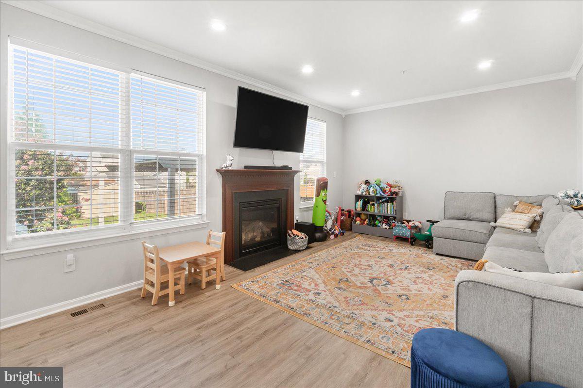 SUN MEADOW - Residential Lease