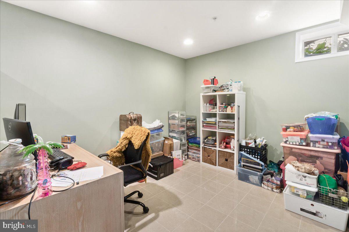 SUN MEADOW - Residential Lease