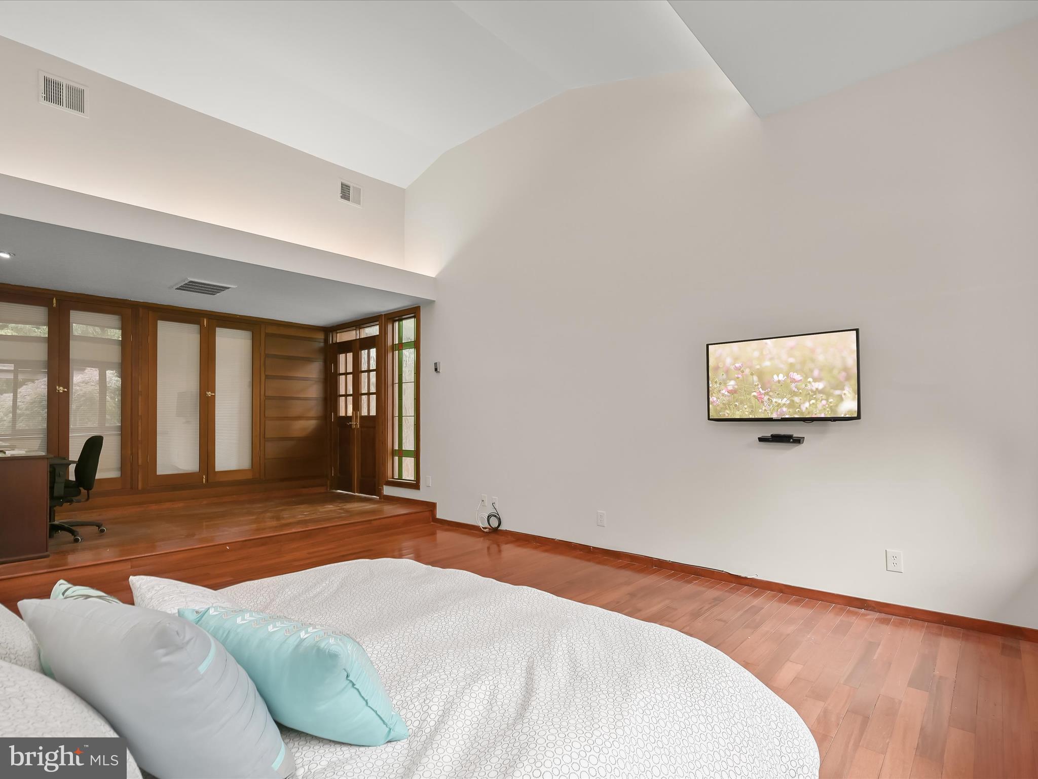 KALMIA FARMS - Residential