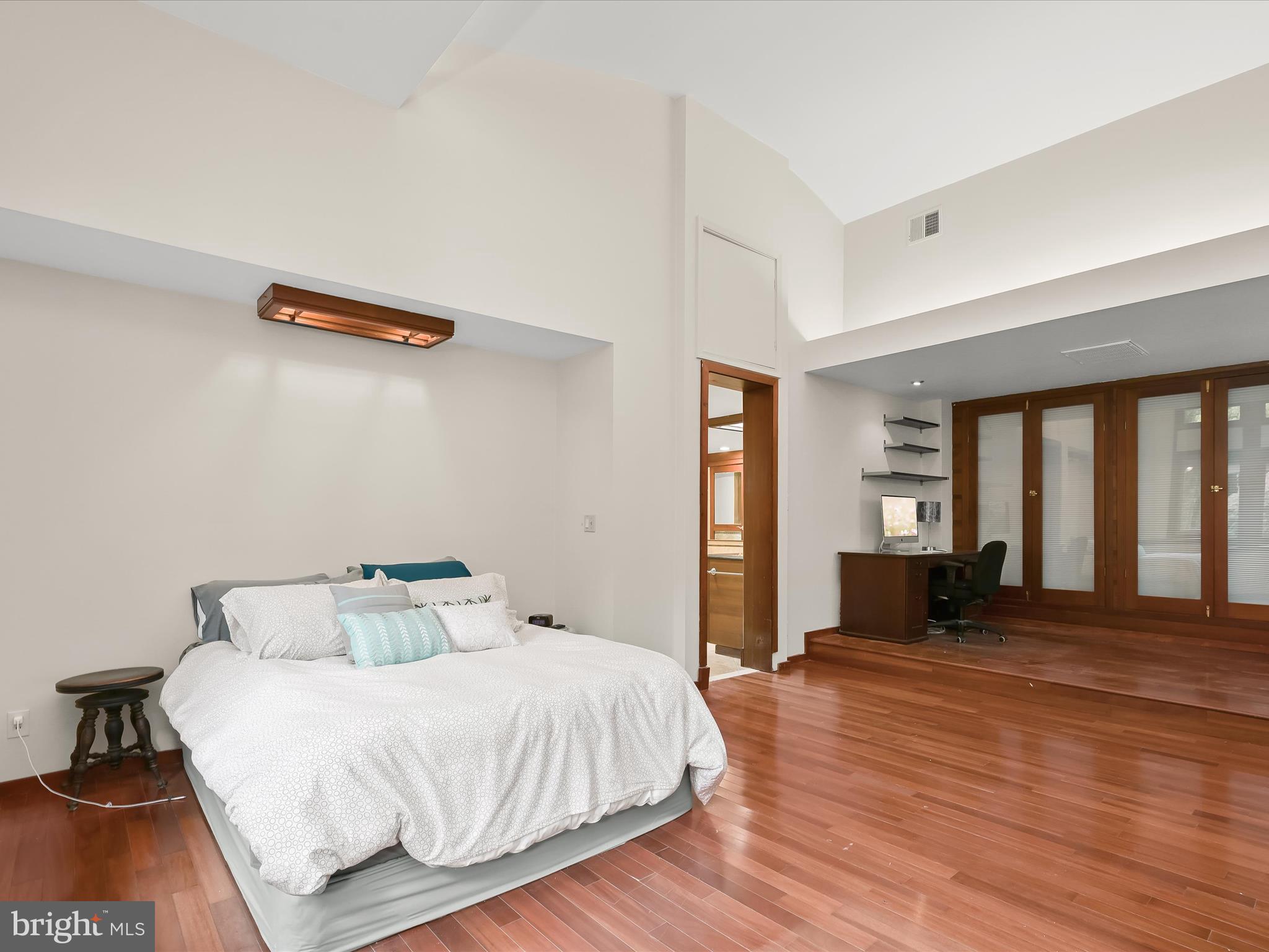 KALMIA FARMS - Residential