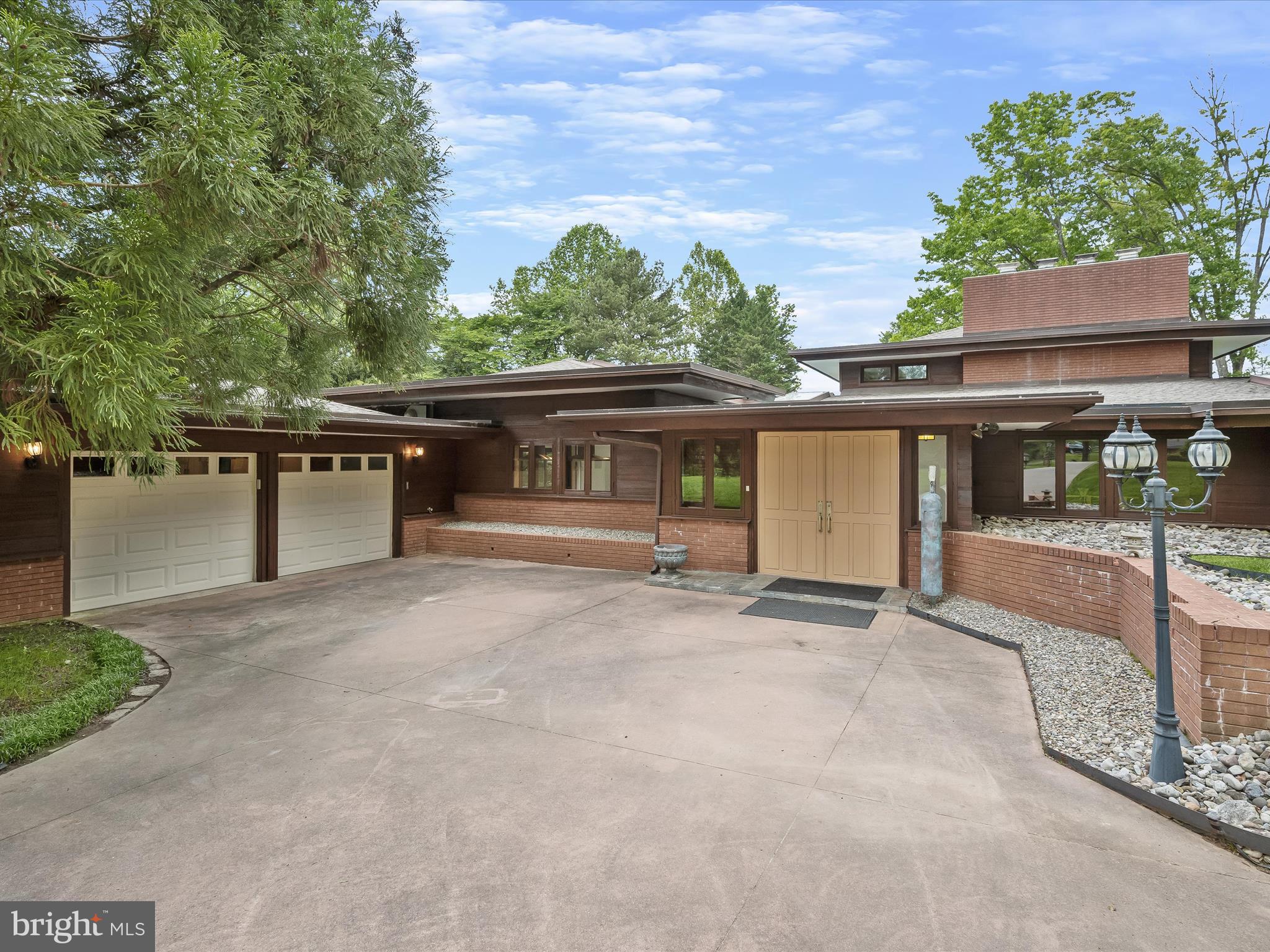 KALMIA FARMS - Residential