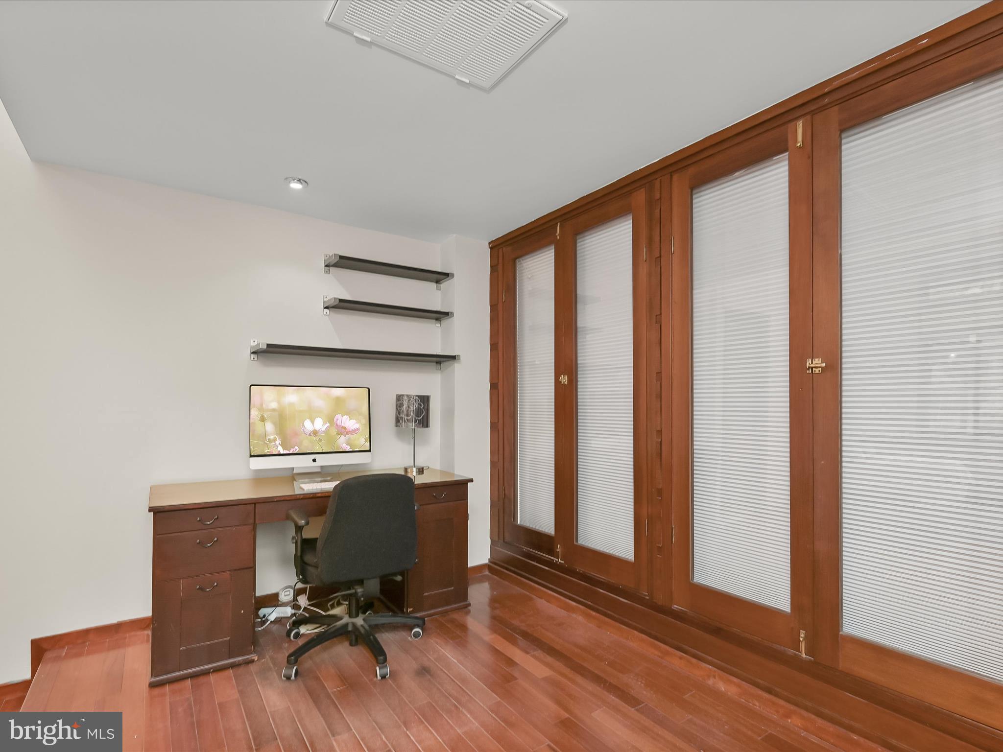 KALMIA FARMS - Residential