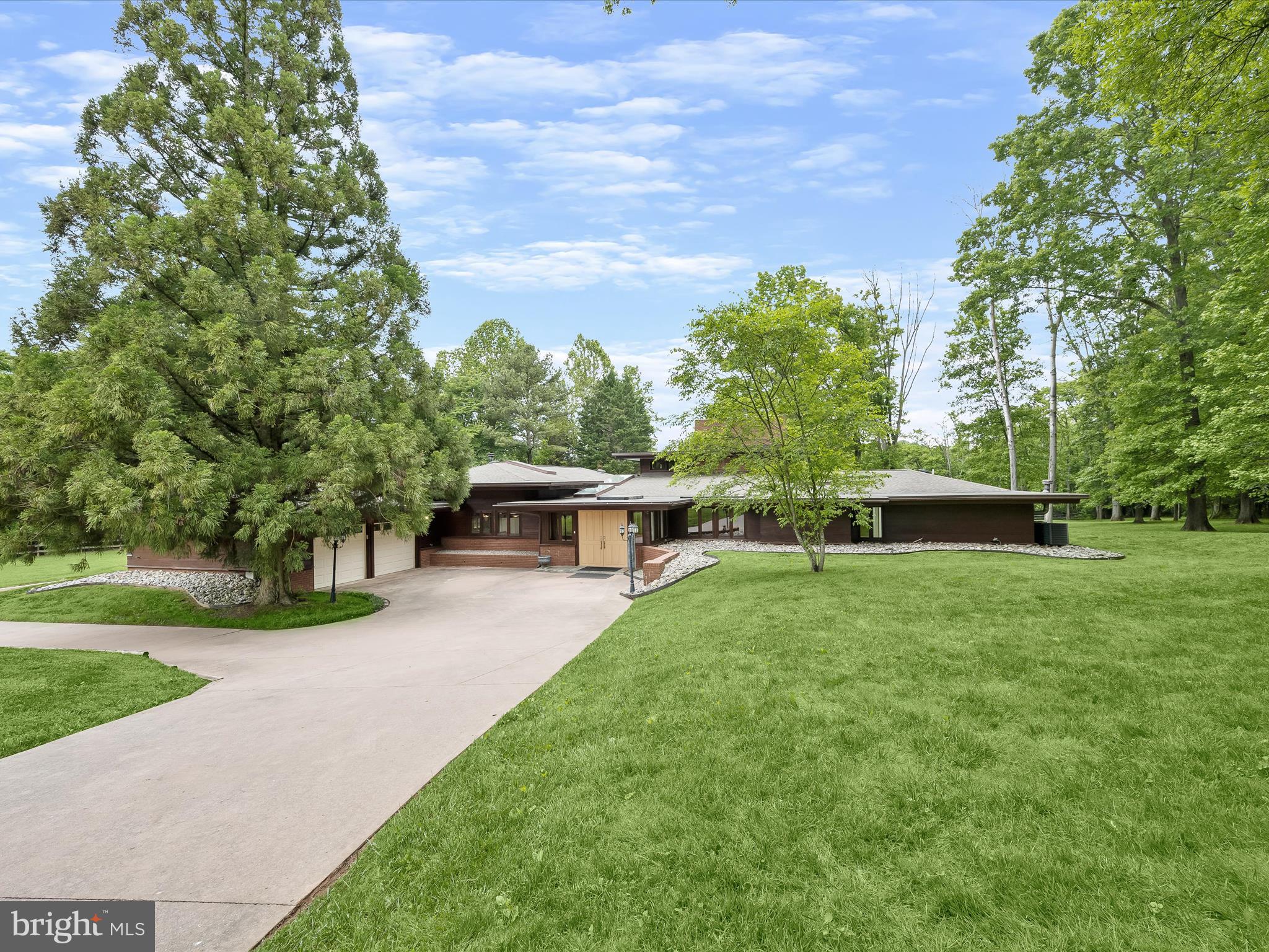 KALMIA FARMS - Residential