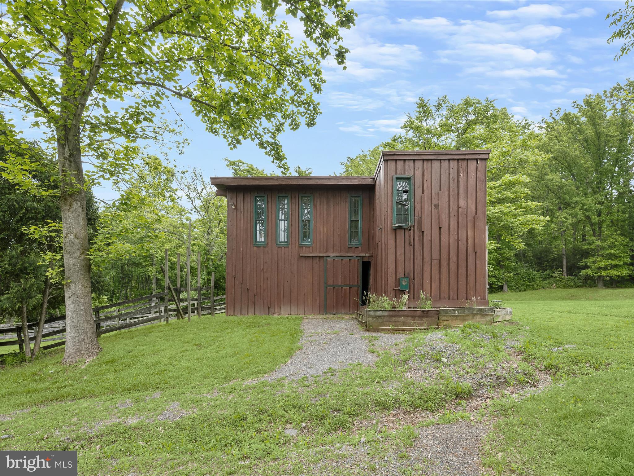 KALMIA FARMS - Residential